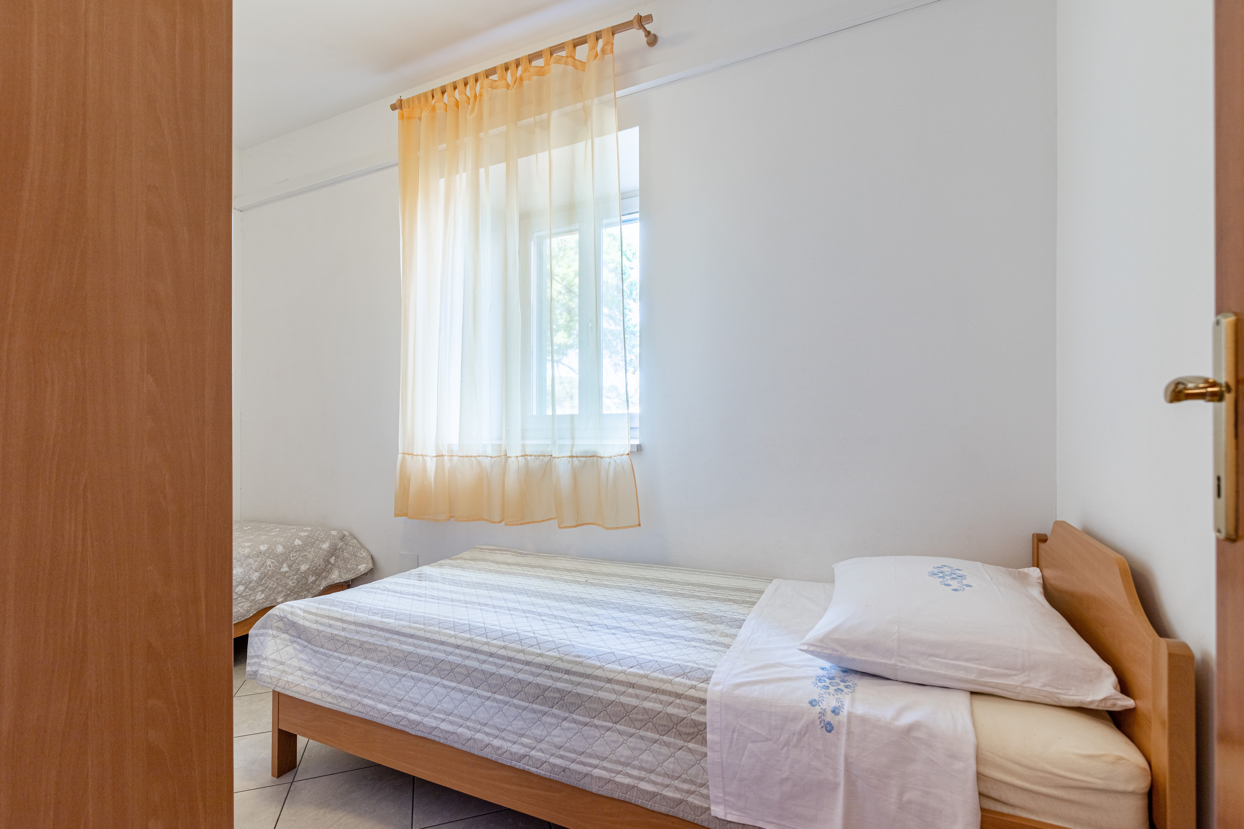 Two bedroom apartment with terrace Postira, Brač  A-a
