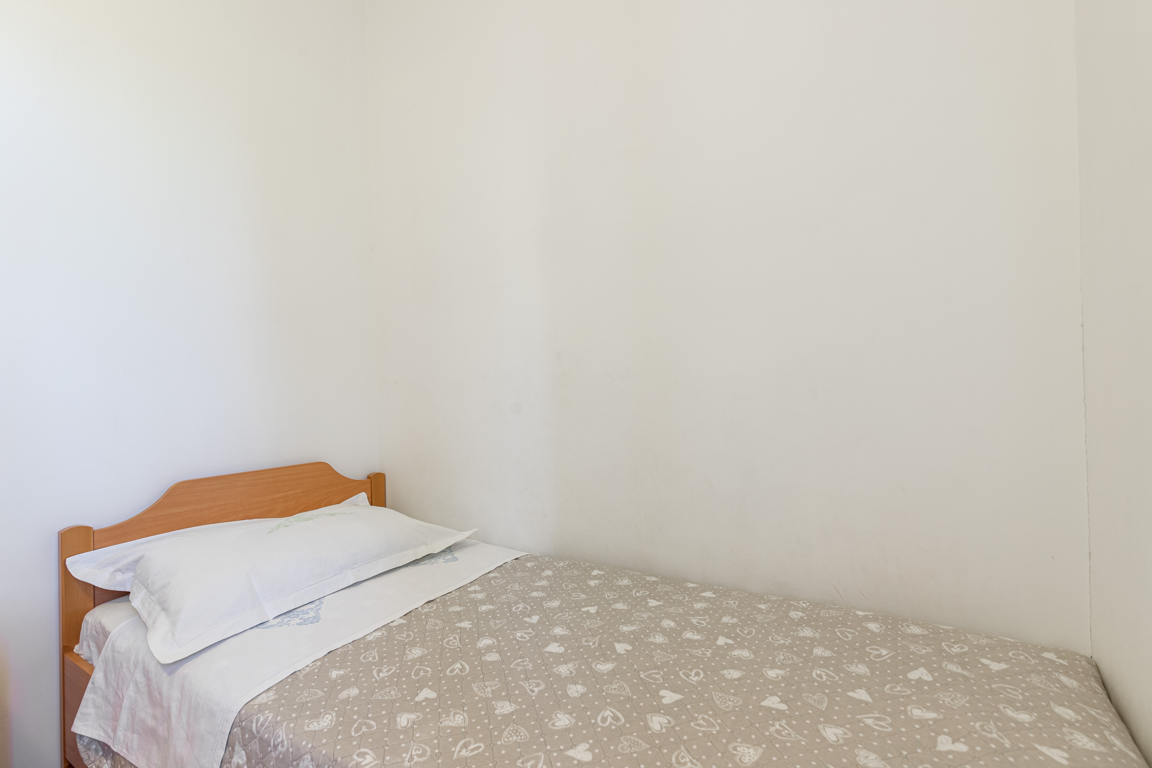 Two bedroom apartment with terrace Postira, Brač  A-a