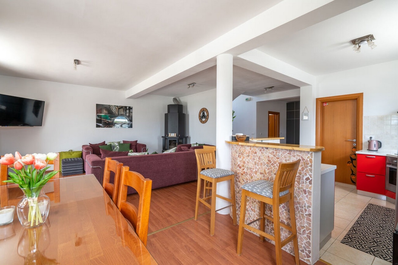 Four bedroom house with terrace and sea view Kaštel Novi, Kaštela  K