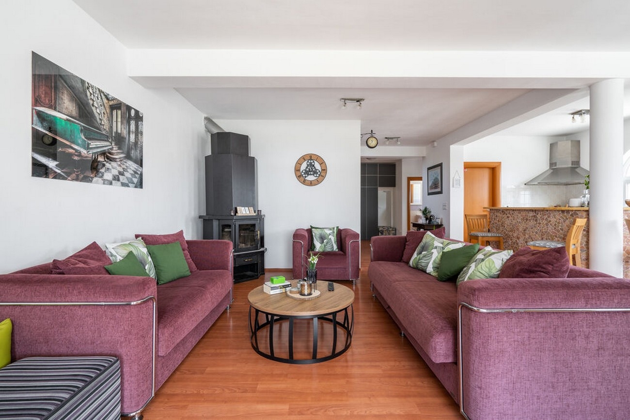 Four bedroom house with terrace and sea view Kaštel Novi, Kaštela  K