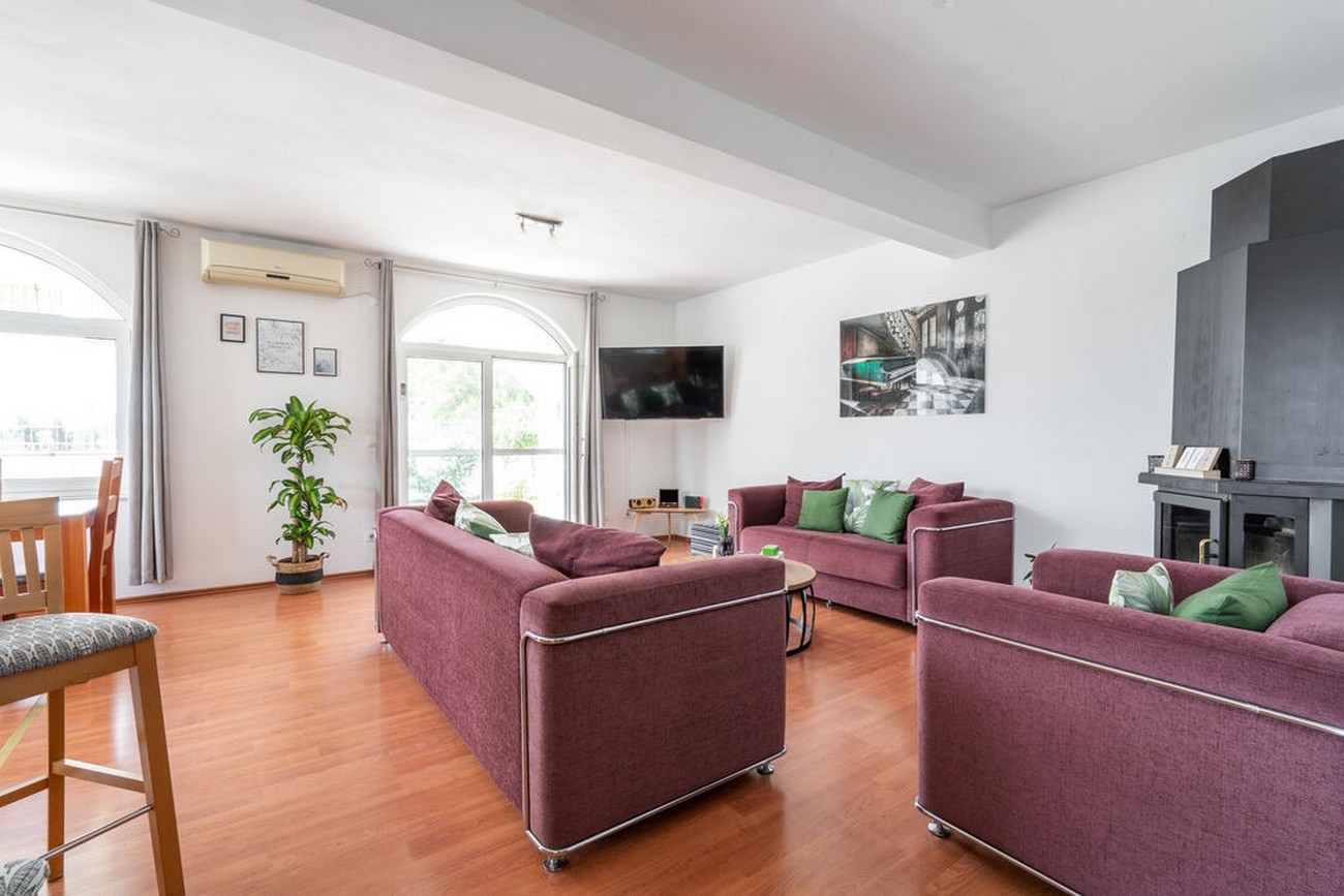 Four bedroom house with terrace and sea view Kaštel Novi, Kaštela  K