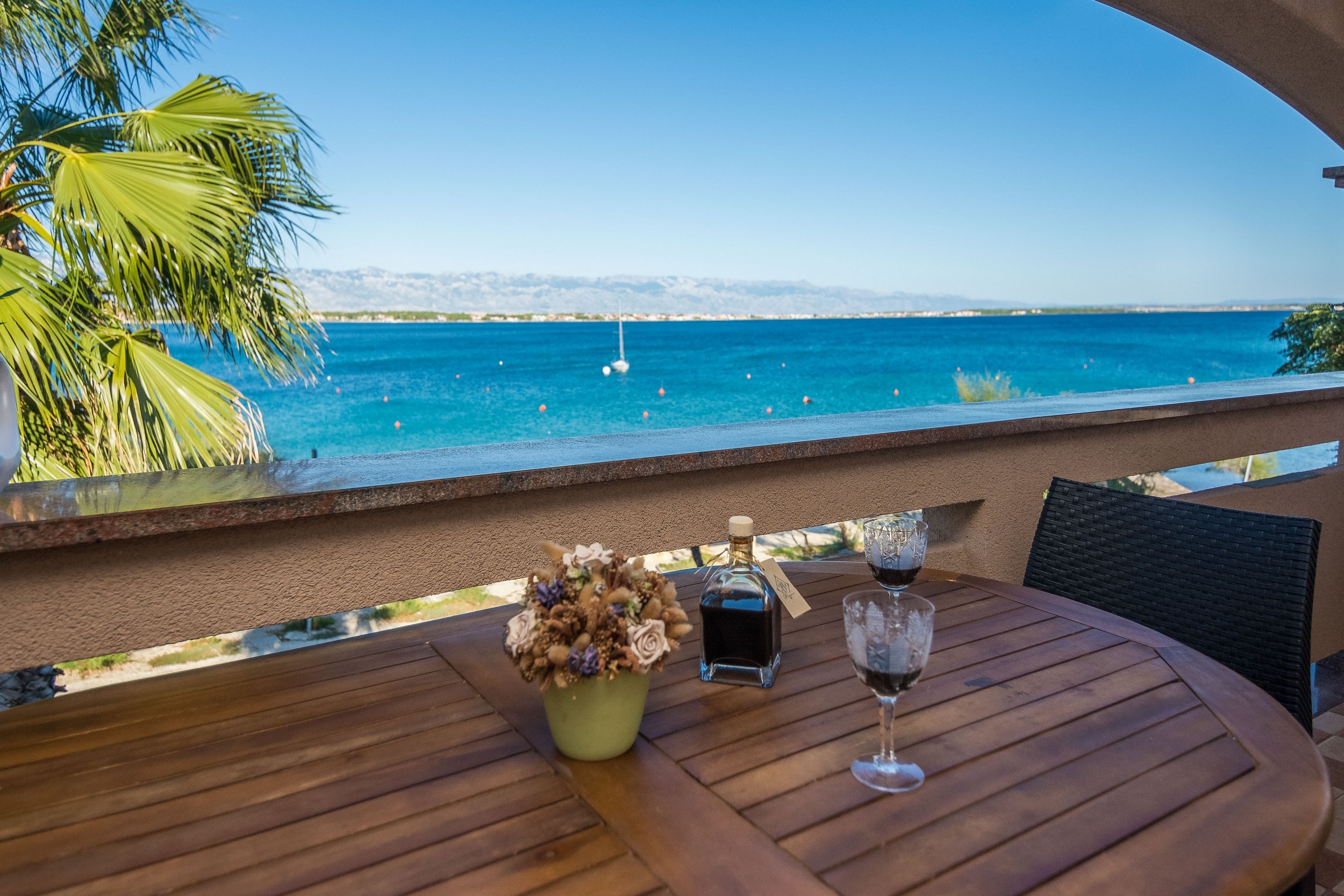 One bedroom apartment near beach Vir - Kozjak, Vir (A-19117-a)