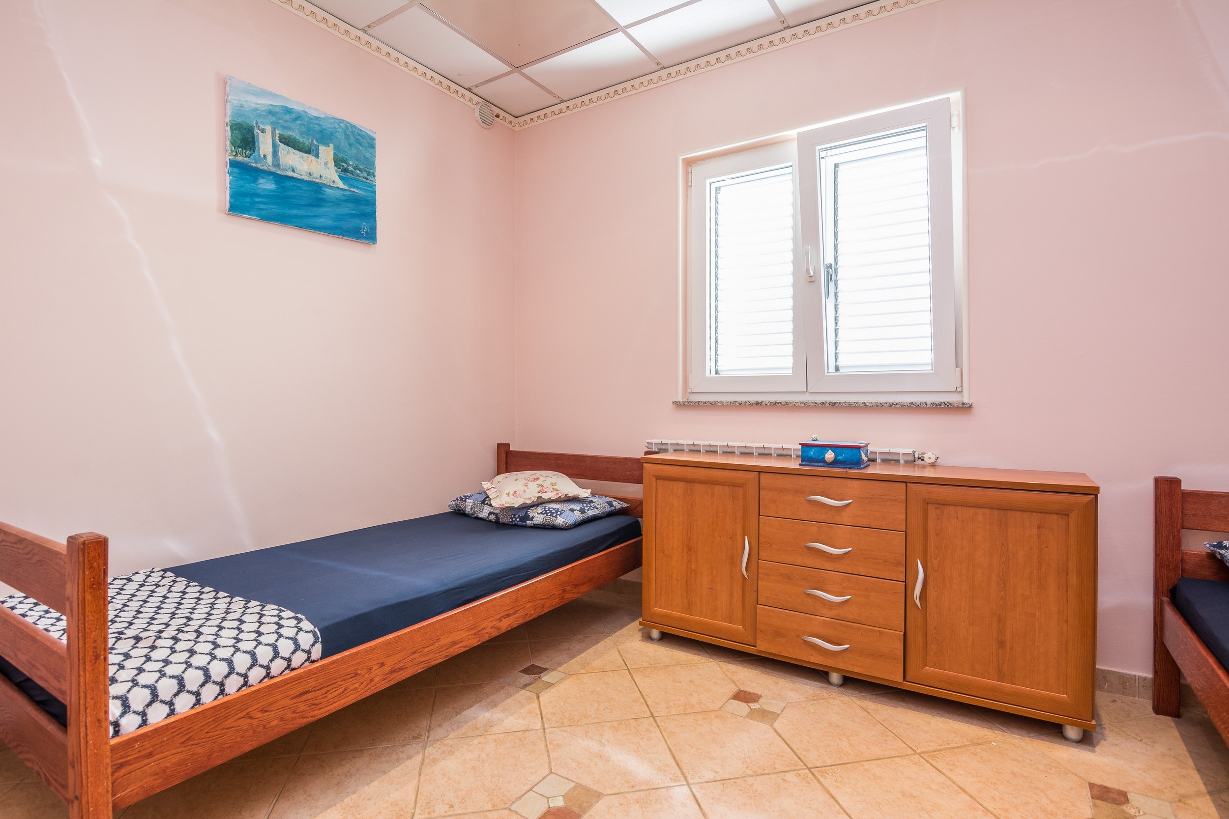 Two bedroom apartment near beach Vir - Kozjak, Vir  A-b