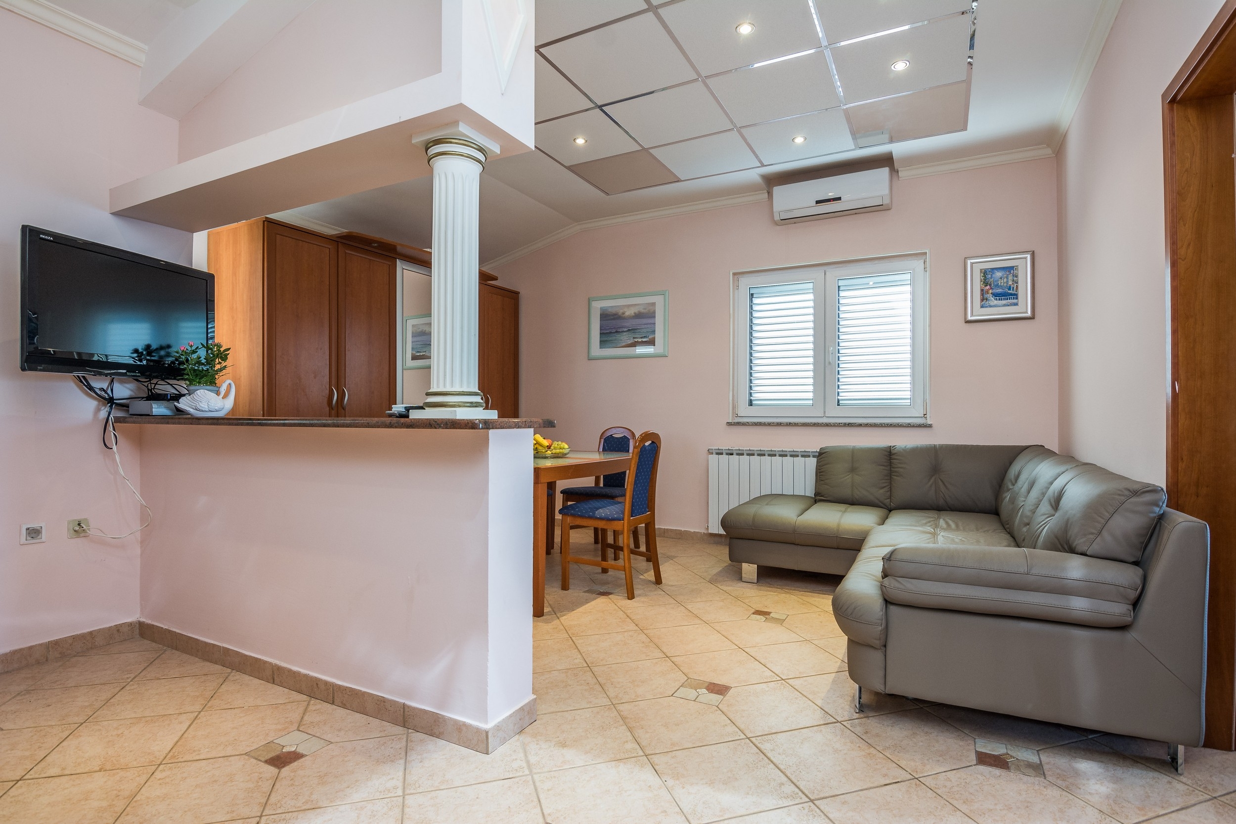 Two bedroom apartment near beach Vir - Kozjak, Vir (A-19117-b)