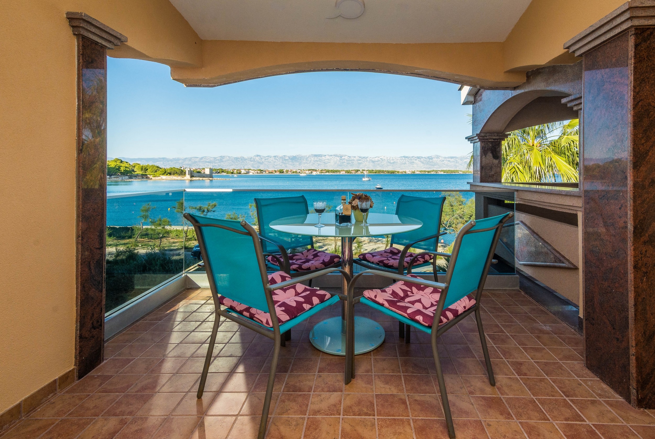 Two bedroom apartment near beach Vir - Kozjak, Vir (A-19117-b)