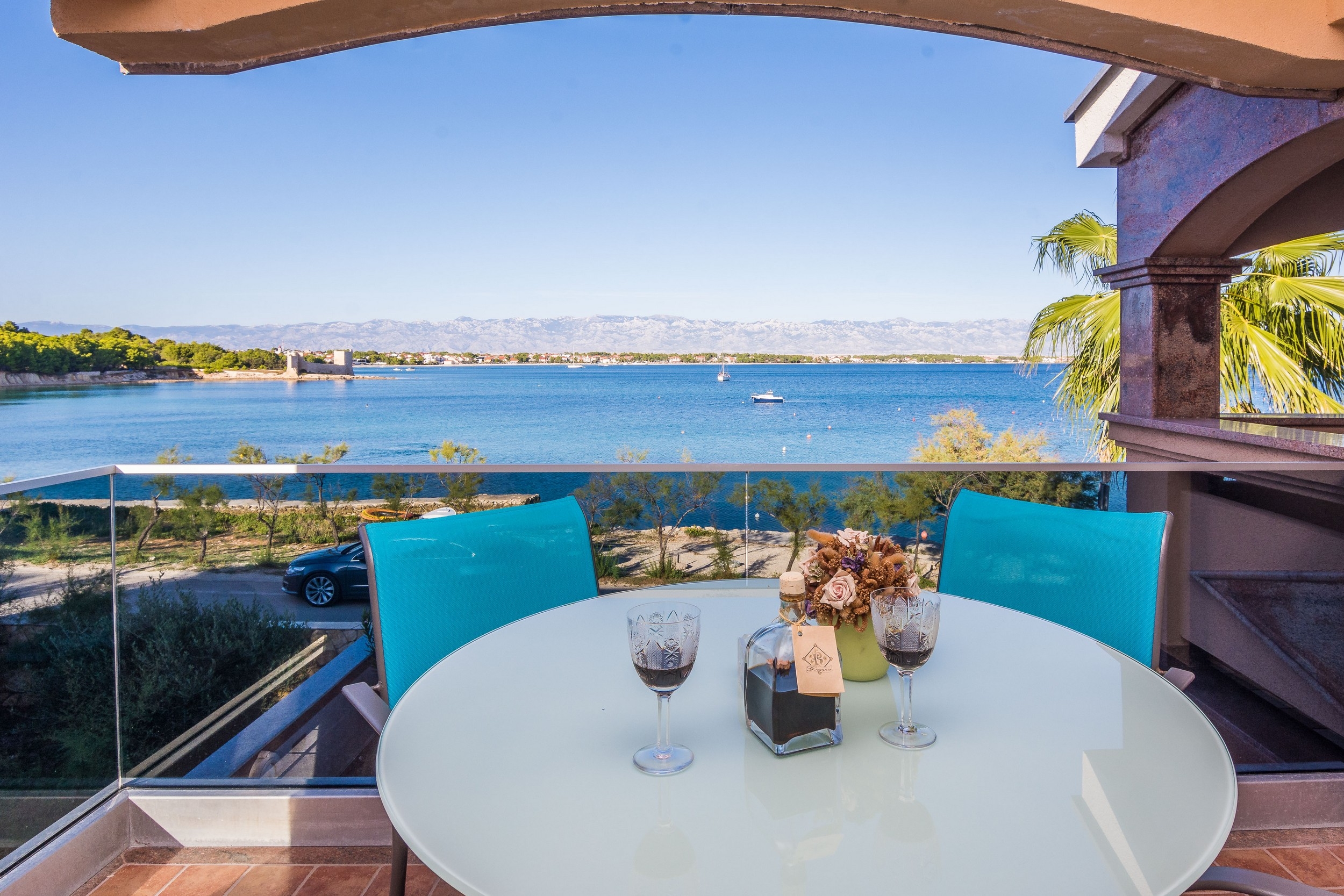 Two bedroom apartment near beach Vir - Kozjak, Vir  A-b