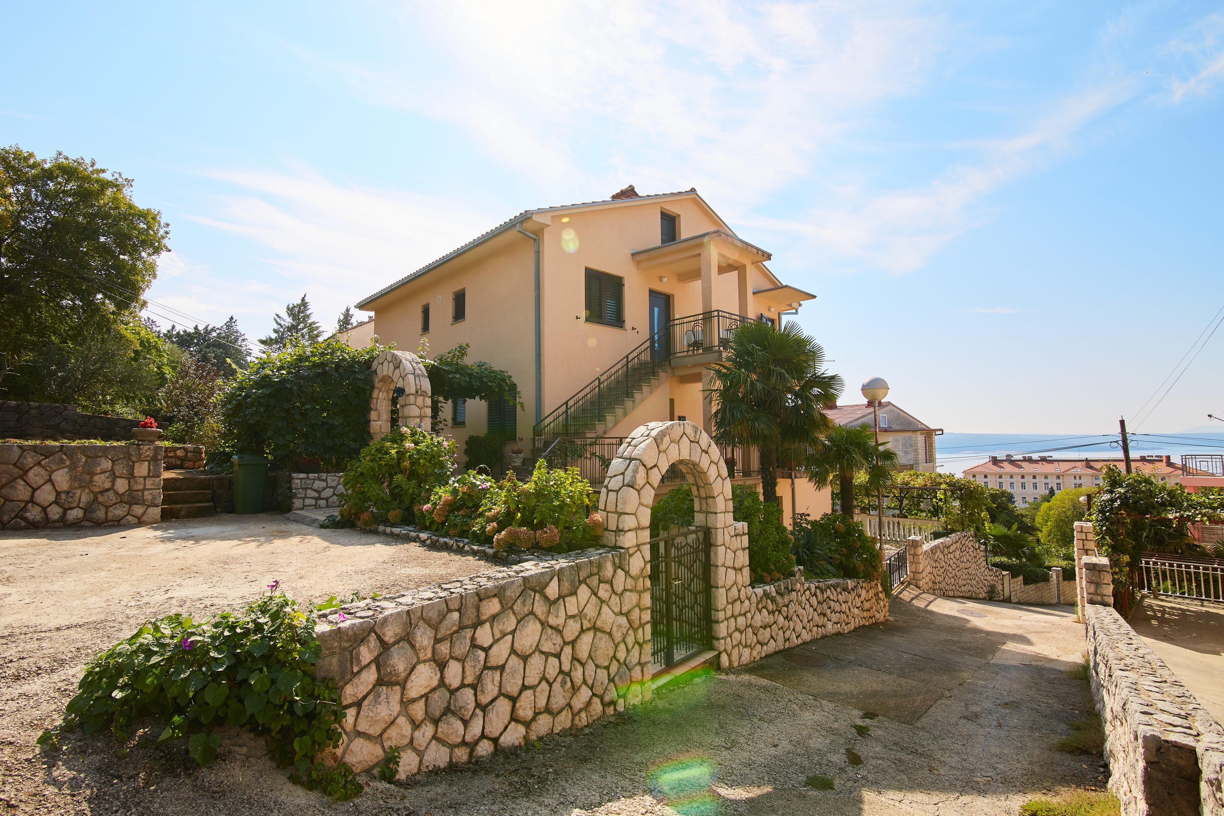 Room with terrace and sea view Crikvenica  S-a