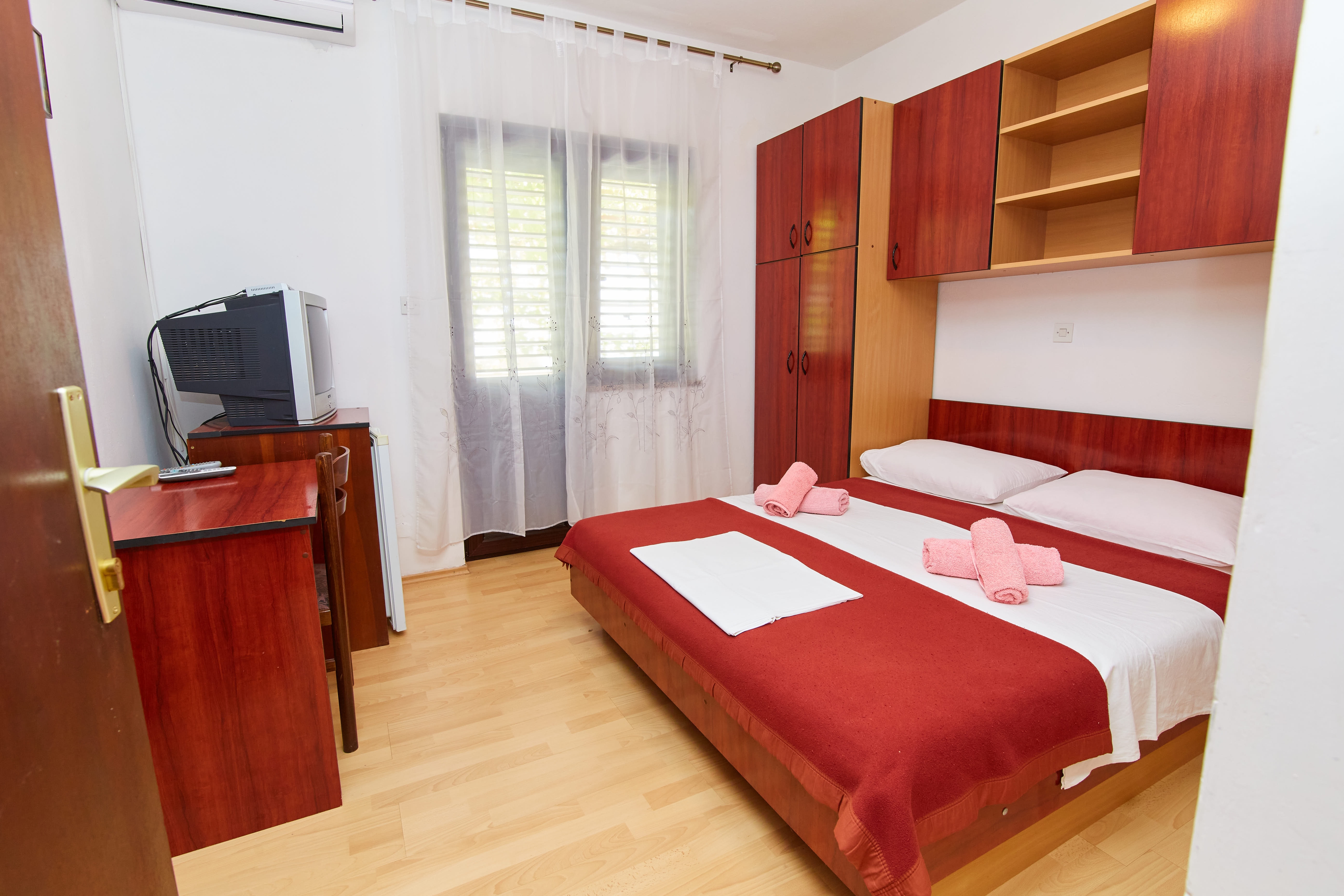 Room with terrace and sea view Crikvenica (S-19125-a)