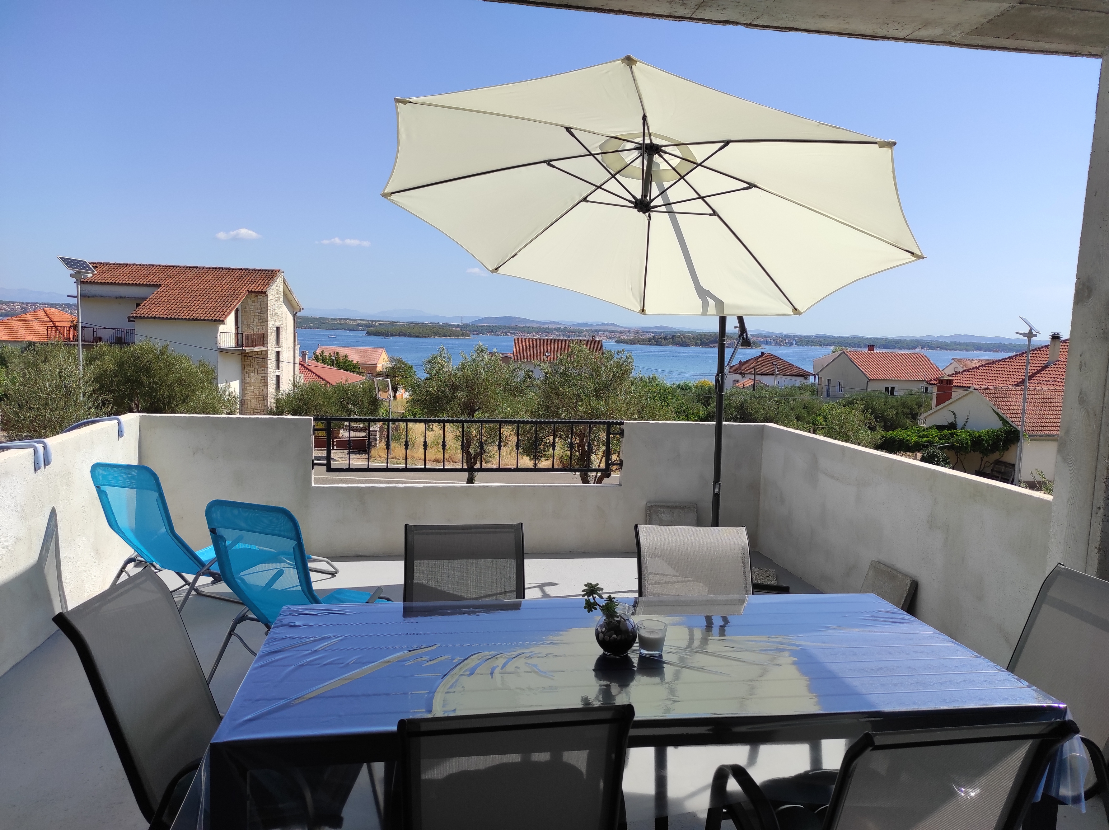 Two bedroom apartment with terrace and sea view Tkon, Pašman  A-a
