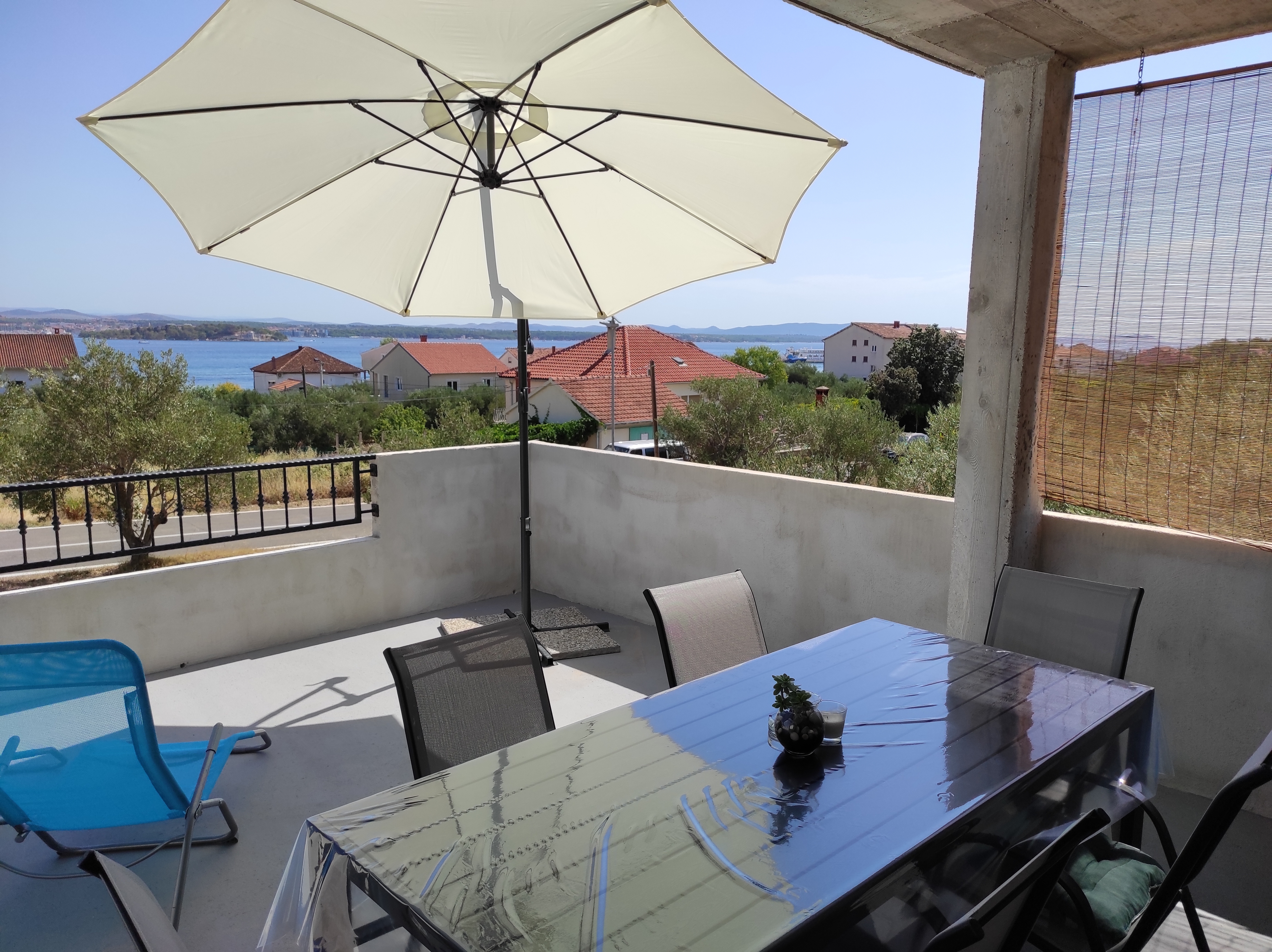 Two bedroom apartment with terrace and sea view Tkon, Pašman  A-a
