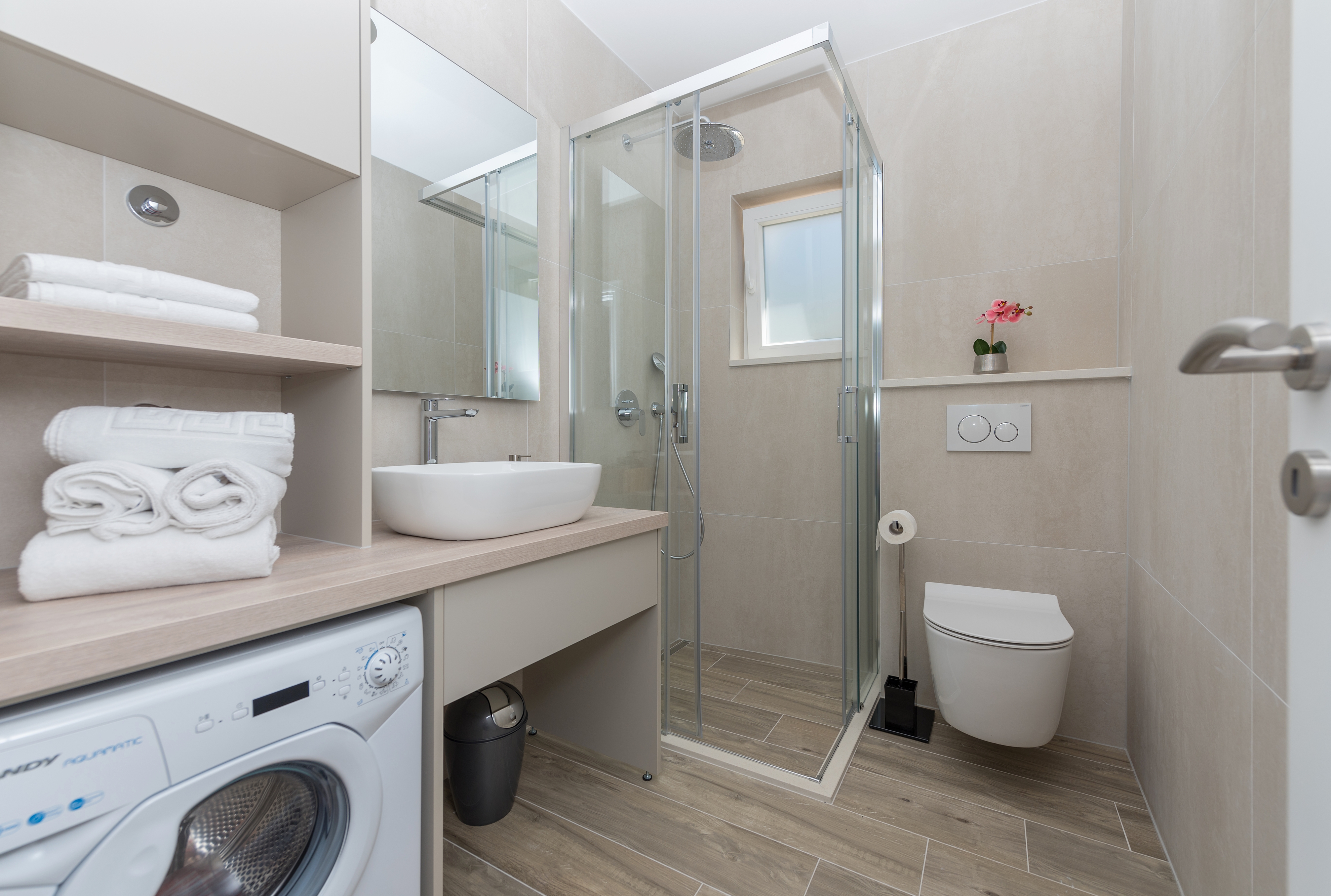 Two bedroom apartment with terrace Makarska  A-a