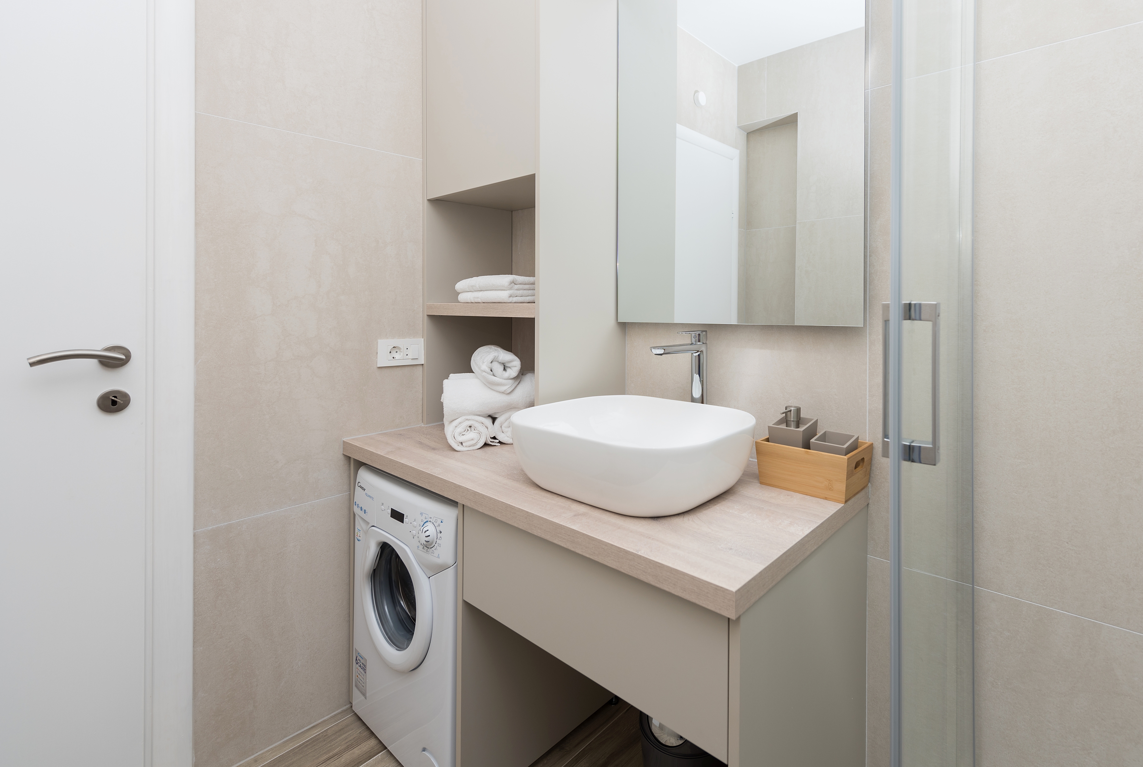 Two bedroom apartment with terrace Makarska  A-a