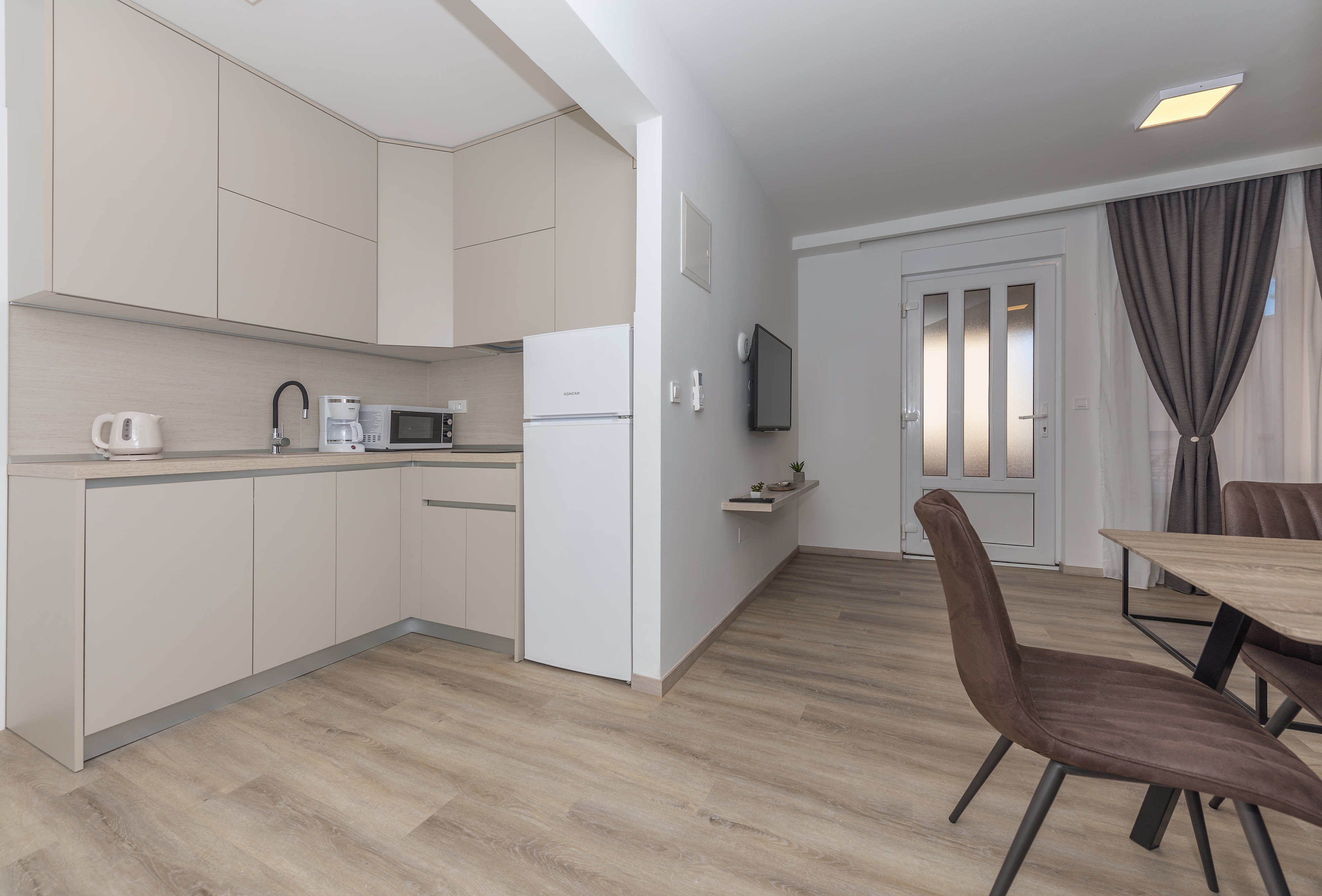 Two bedroom apartment with terrace Makarska  A-a