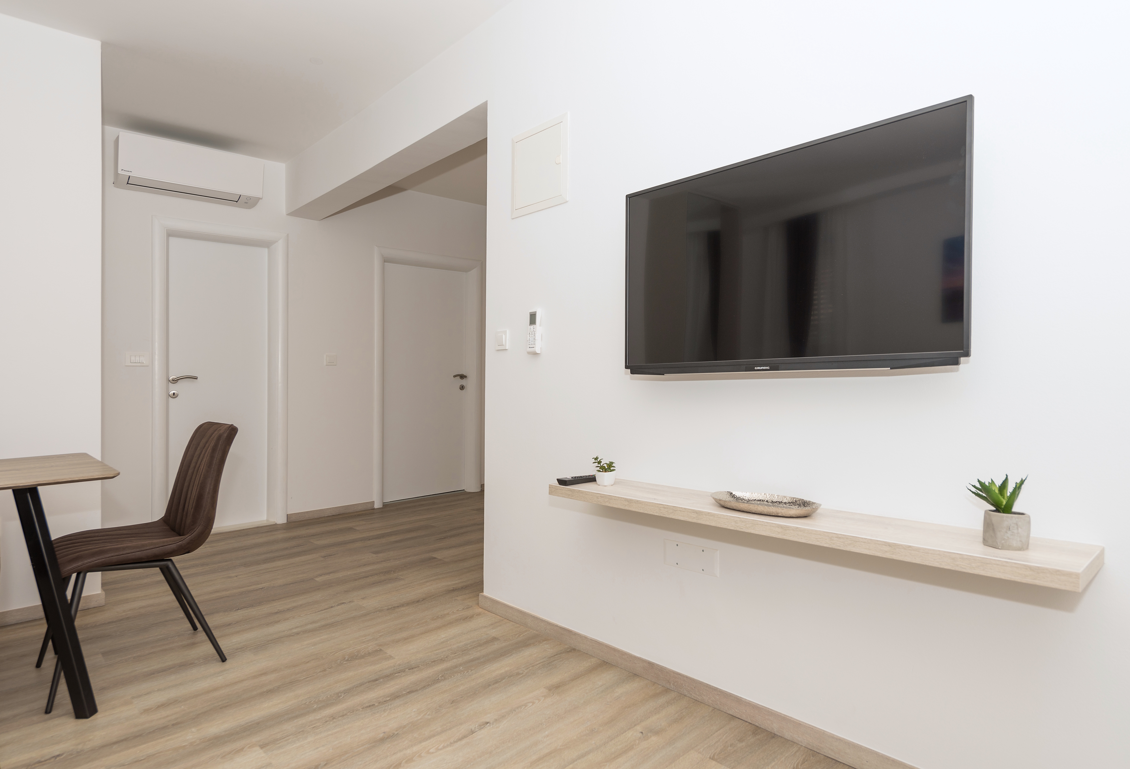 Two bedroom apartment with terrace Makarska  A-a