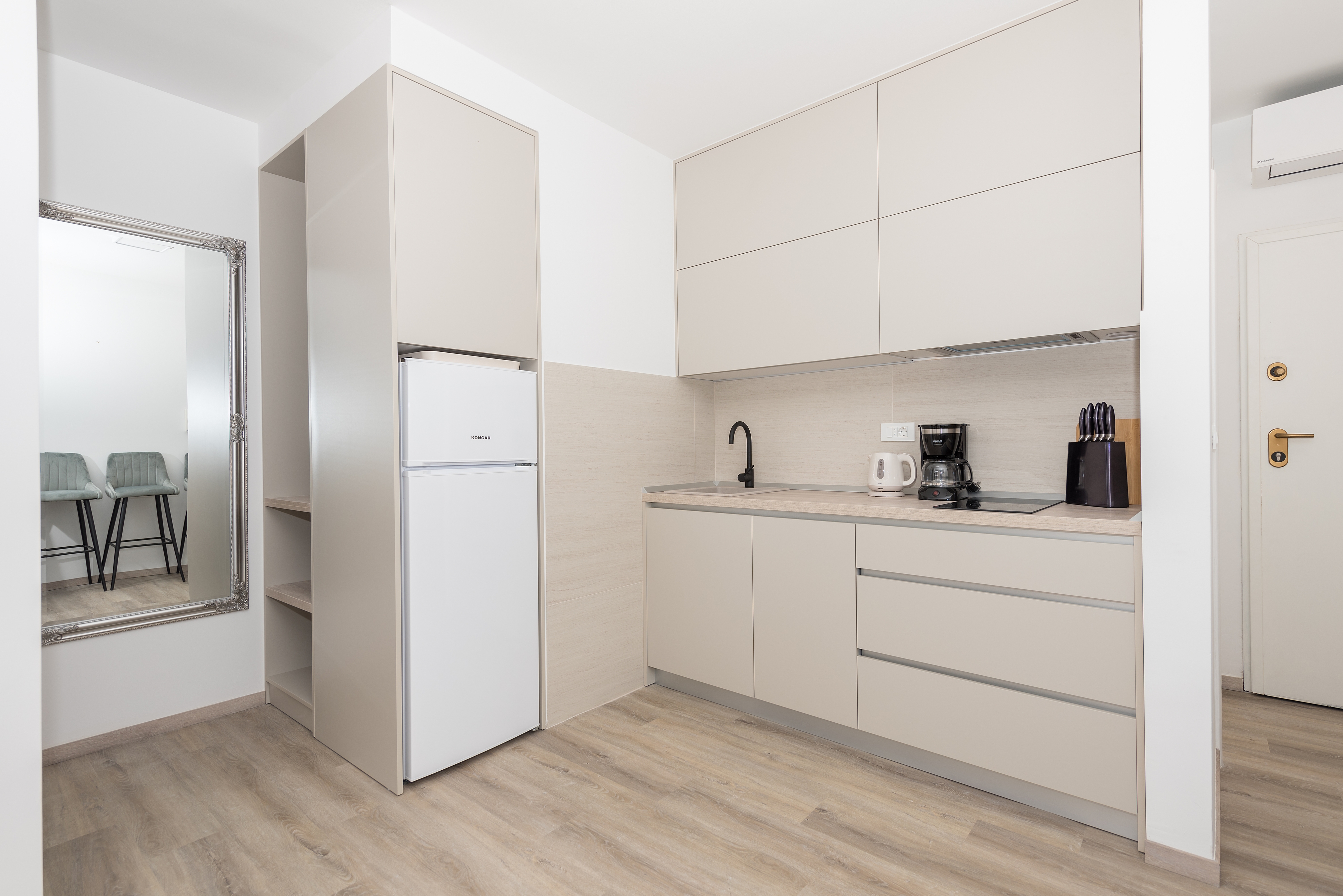 One bedroom apartment with terrace Makarska  A-b