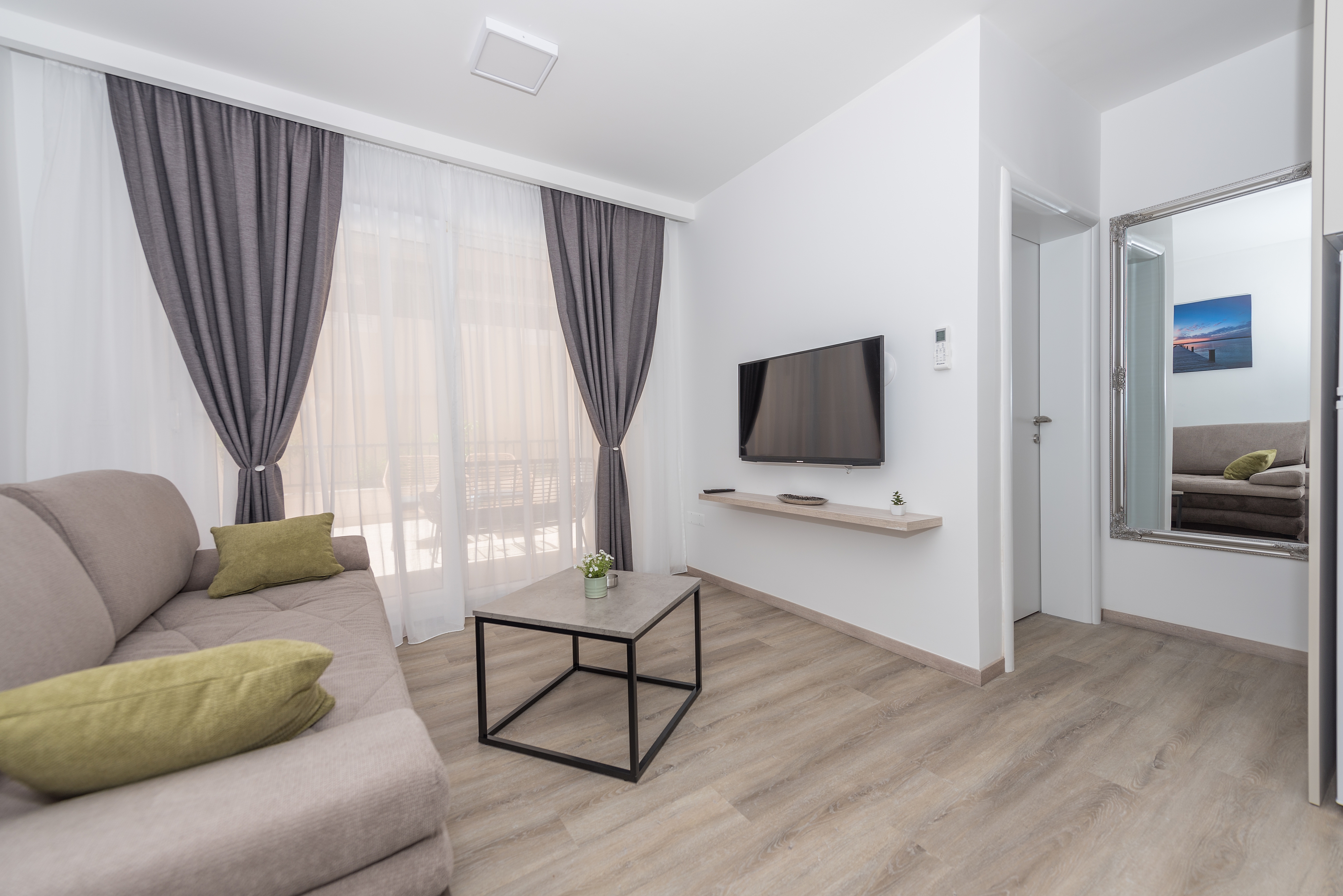 One bedroom apartment with terrace Makarska  A-b
