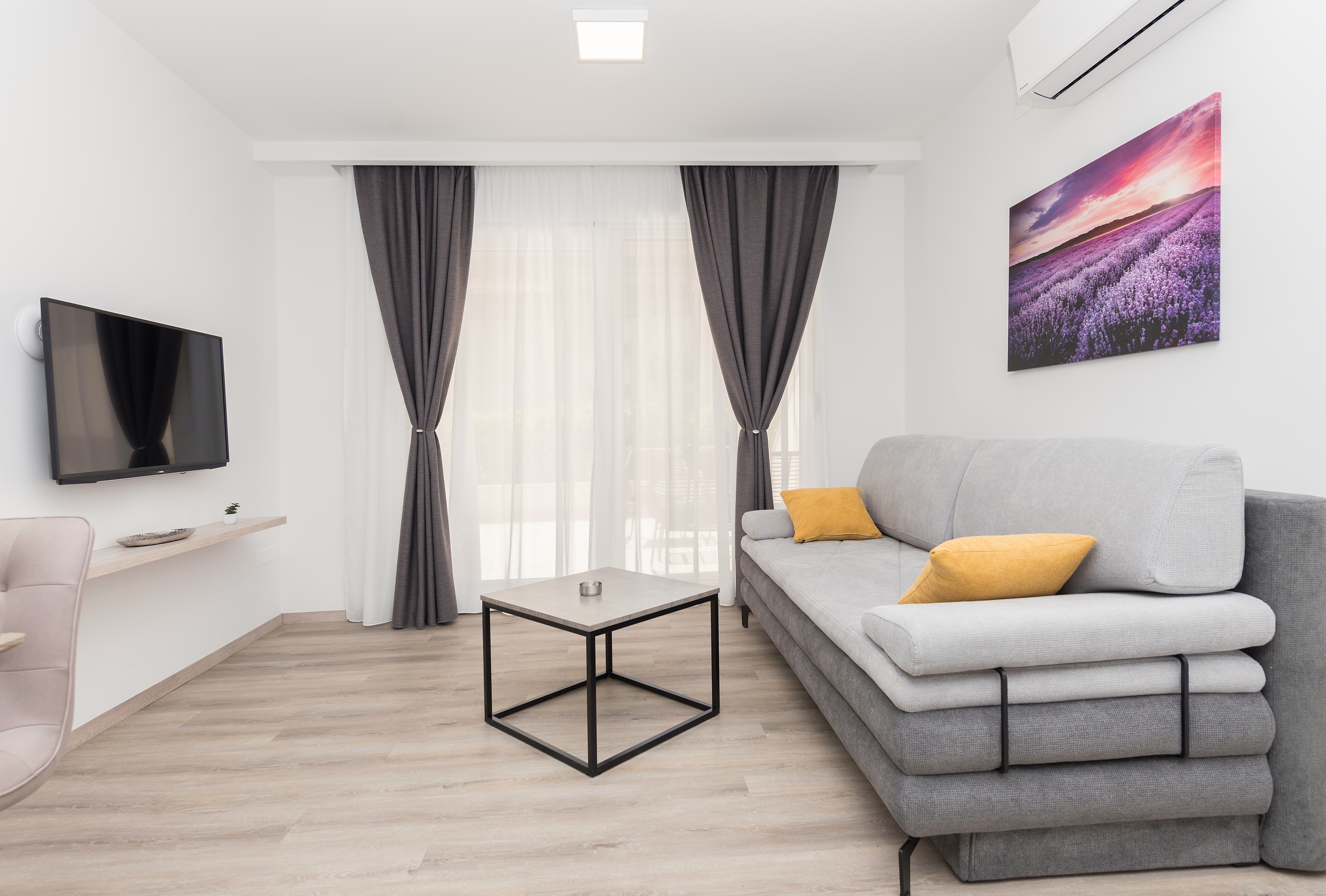 One bedroom apartment with terrace Makarska  A-d