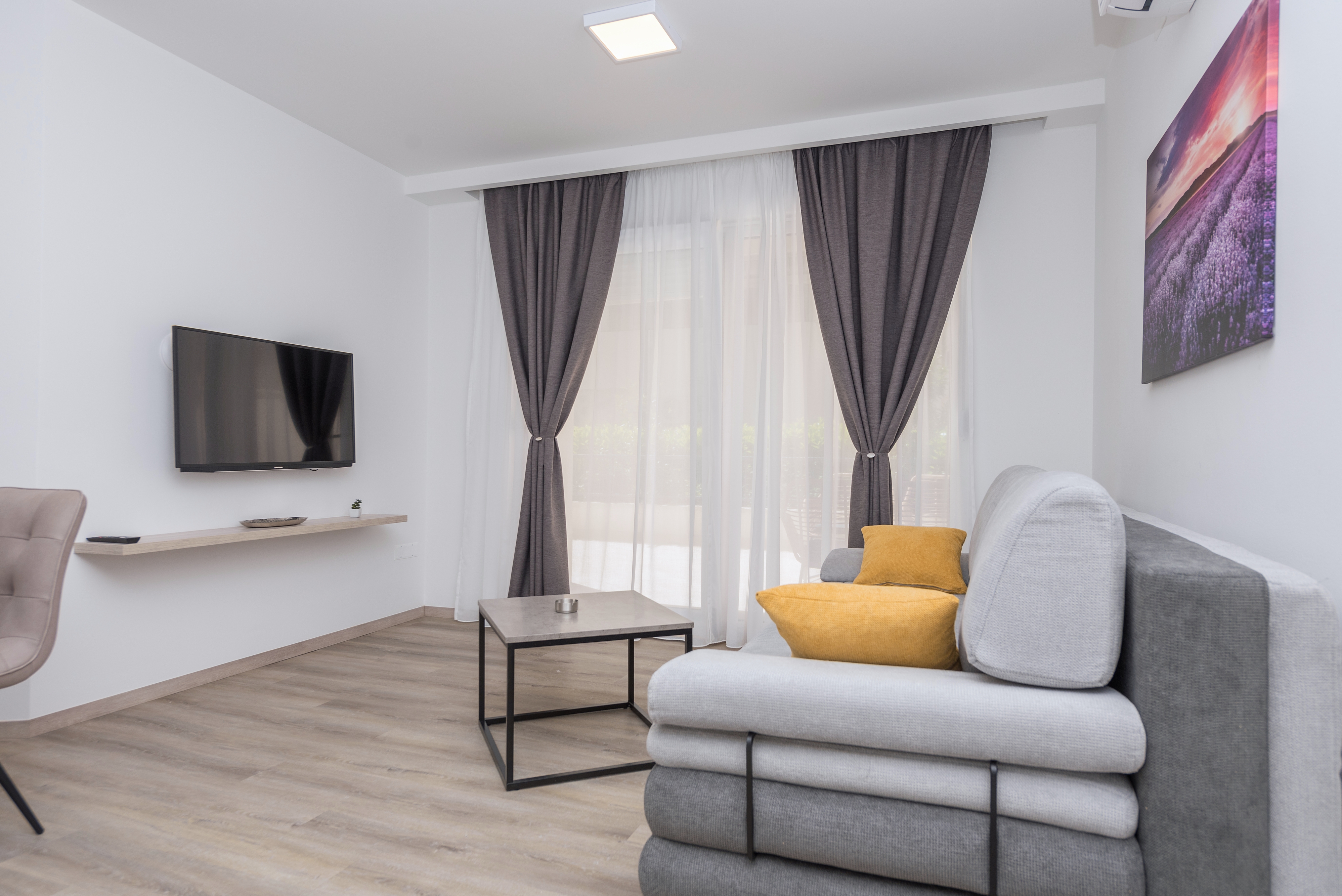 One bedroom apartment with terrace Makarska  A-d