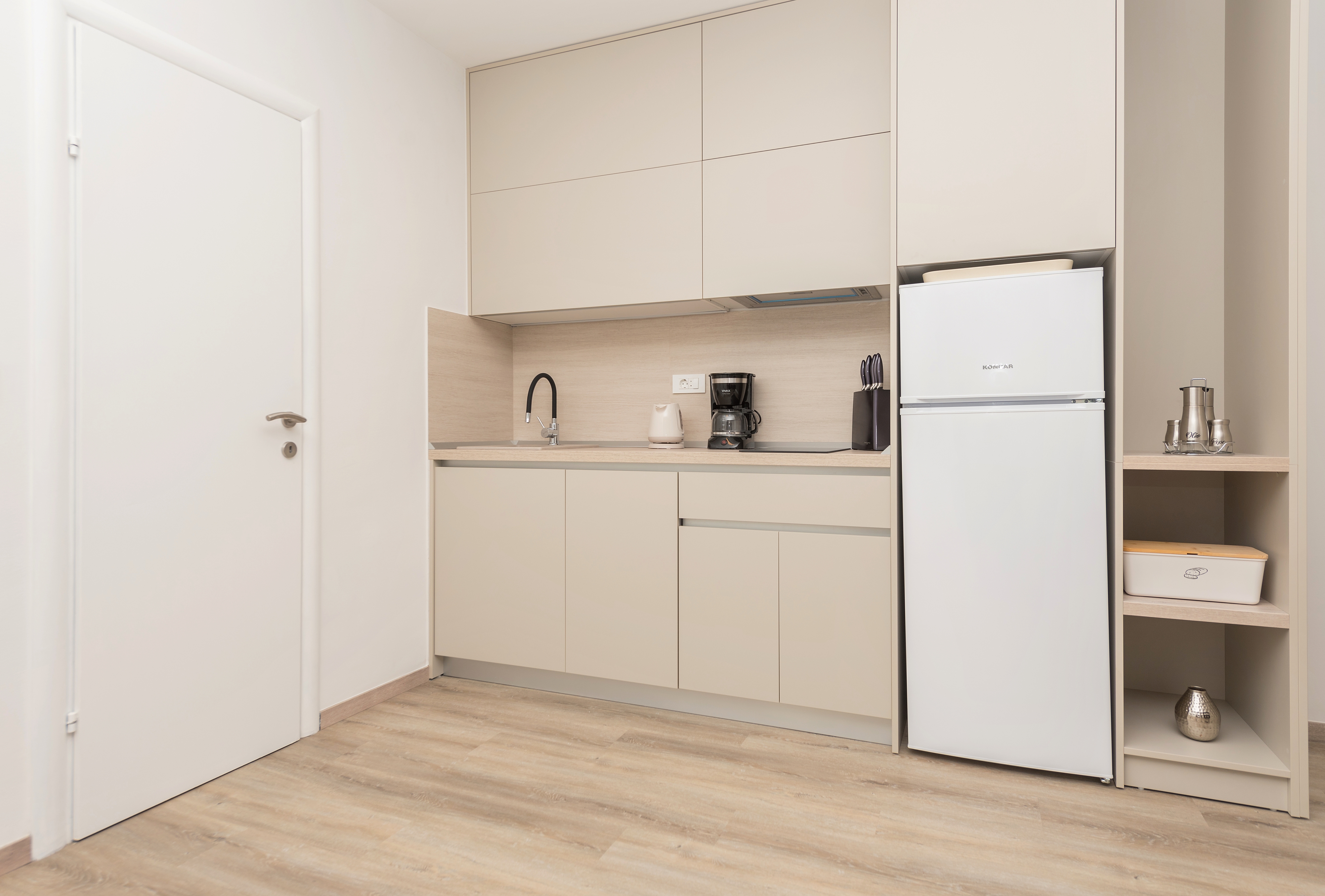One bedroom apartment with terrace Makarska  A-e
