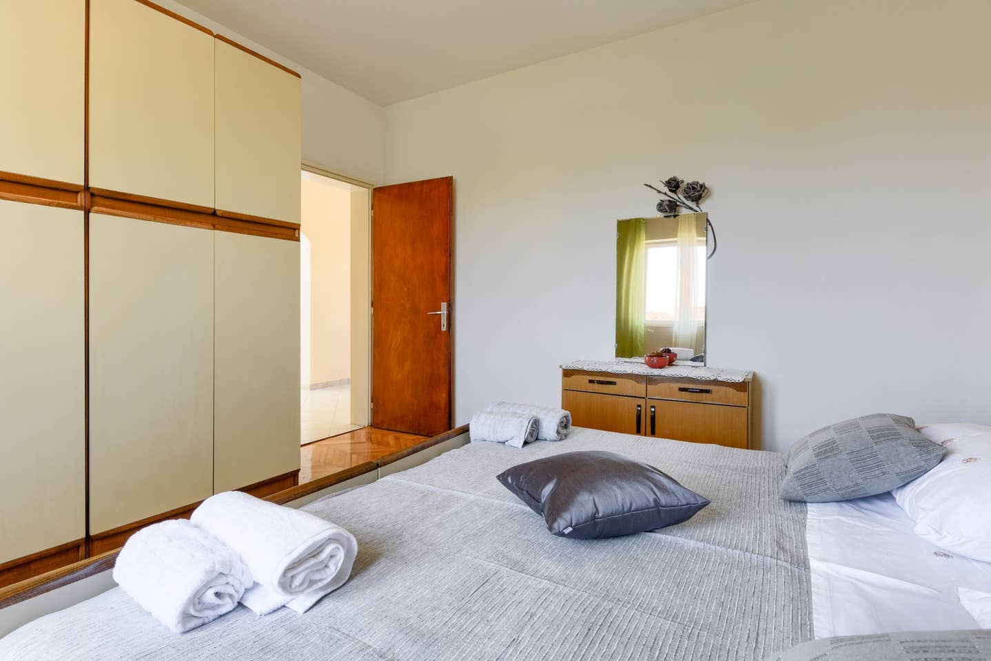 Two bedroom apartment with terrace and sea view Kali, Ugljan  A-a