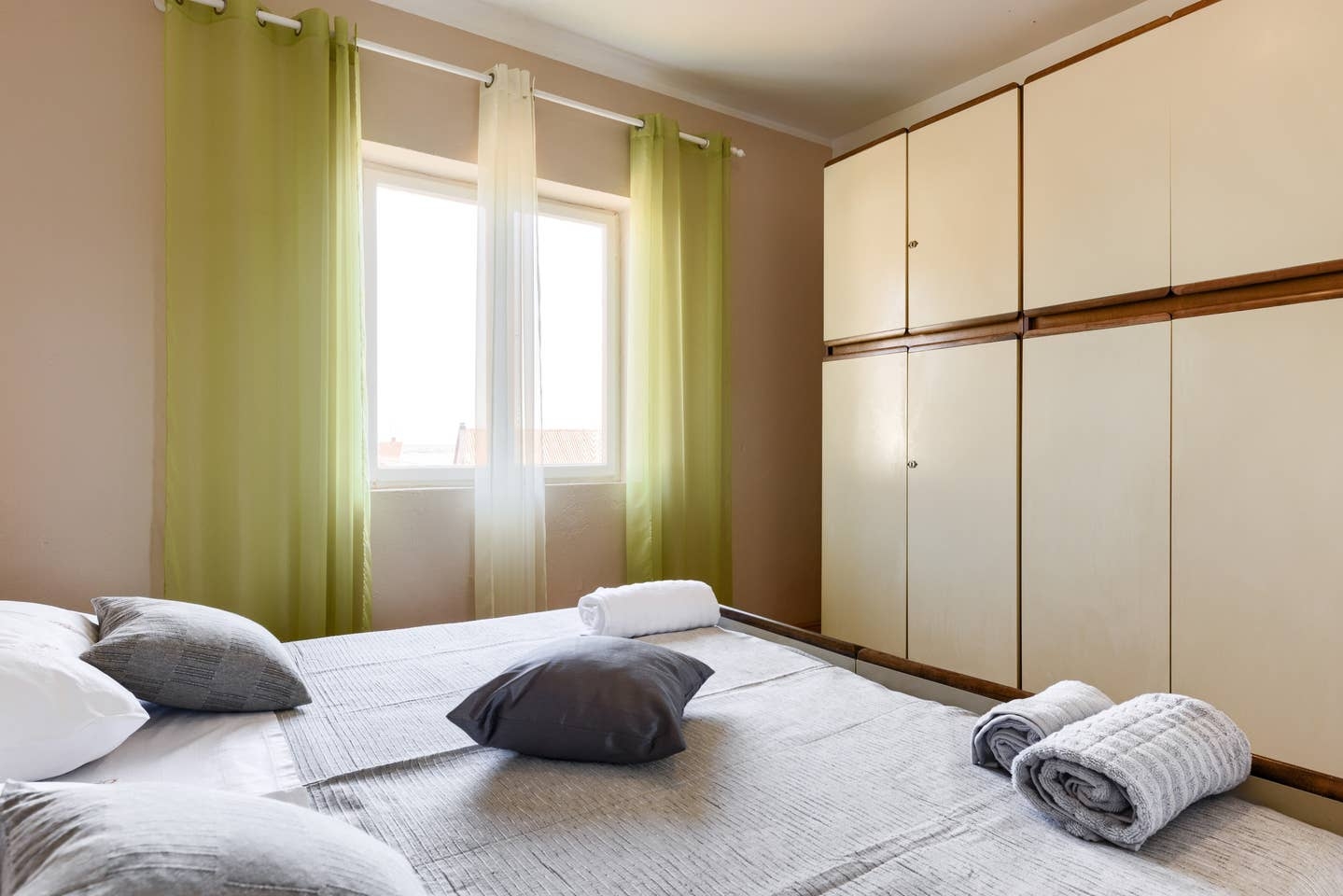 Two bedroom apartment with terrace and sea view Kali, Ugljan  A-a