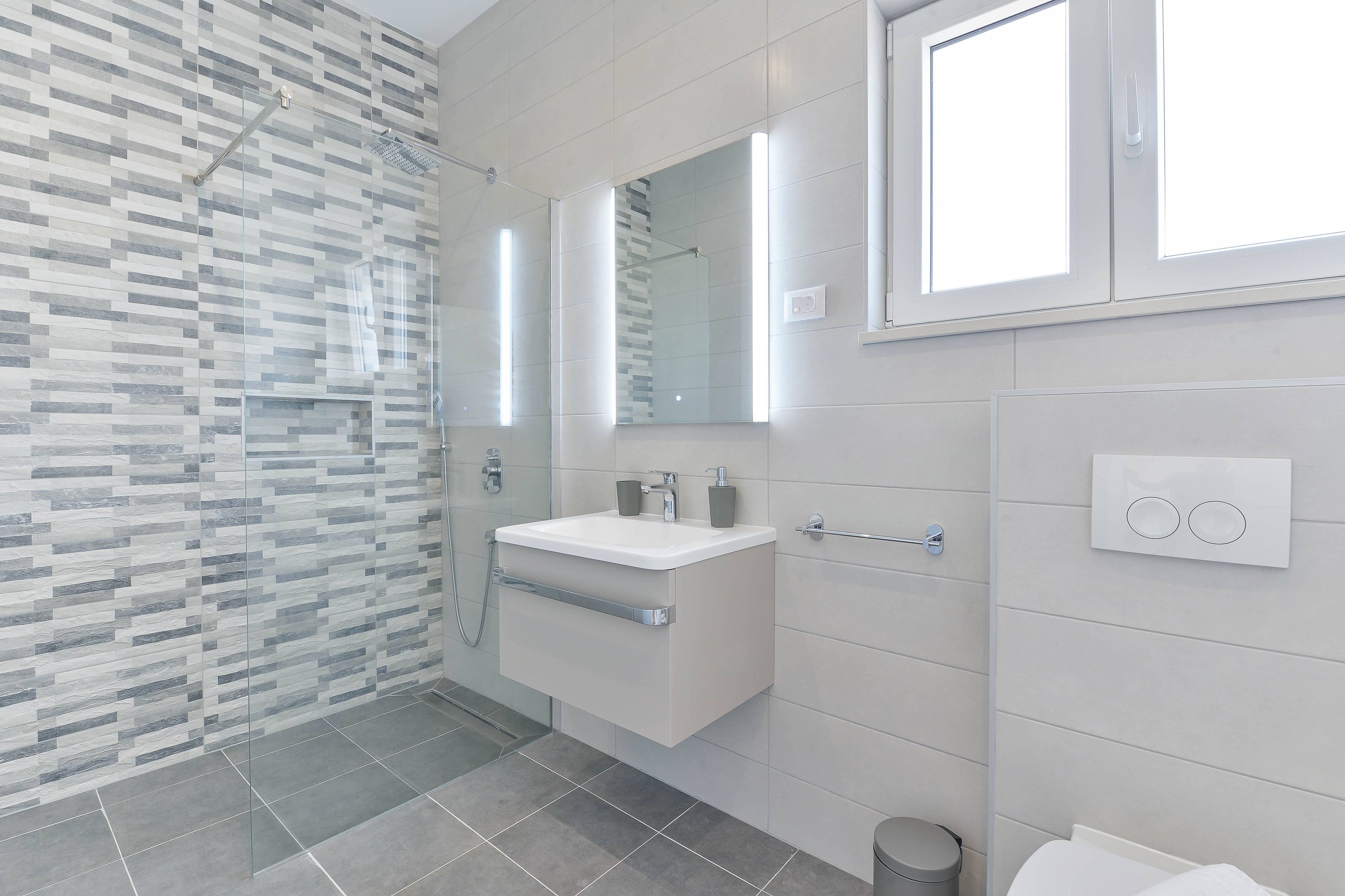 Four bedroom house with terrace Vrsi - Mulo, Zadar  K
