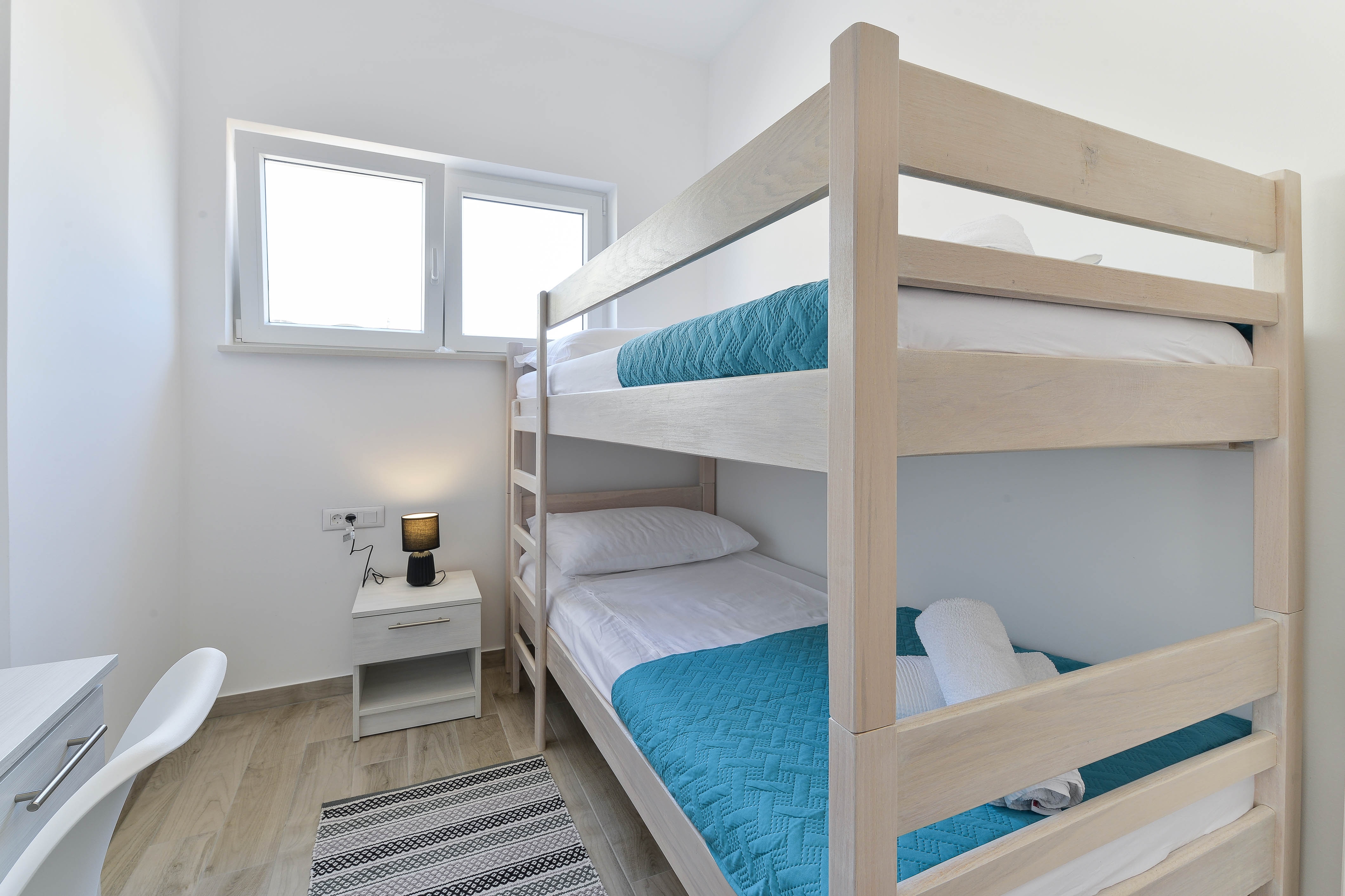 Four bedroom house with terrace Vrsi - Mulo, Zadar  K