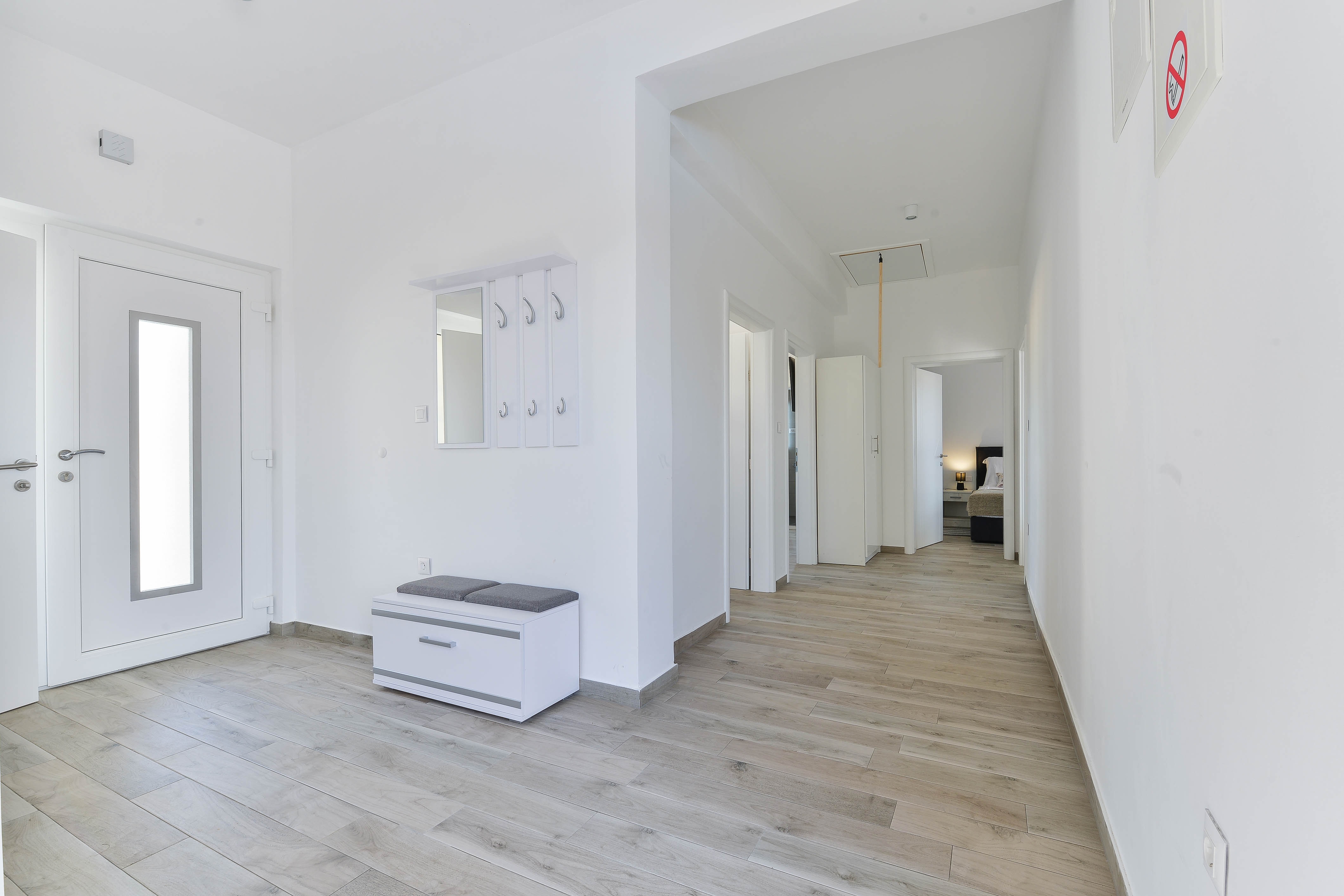 Four bedroom house with terrace Vrsi - Mulo, Zadar  K