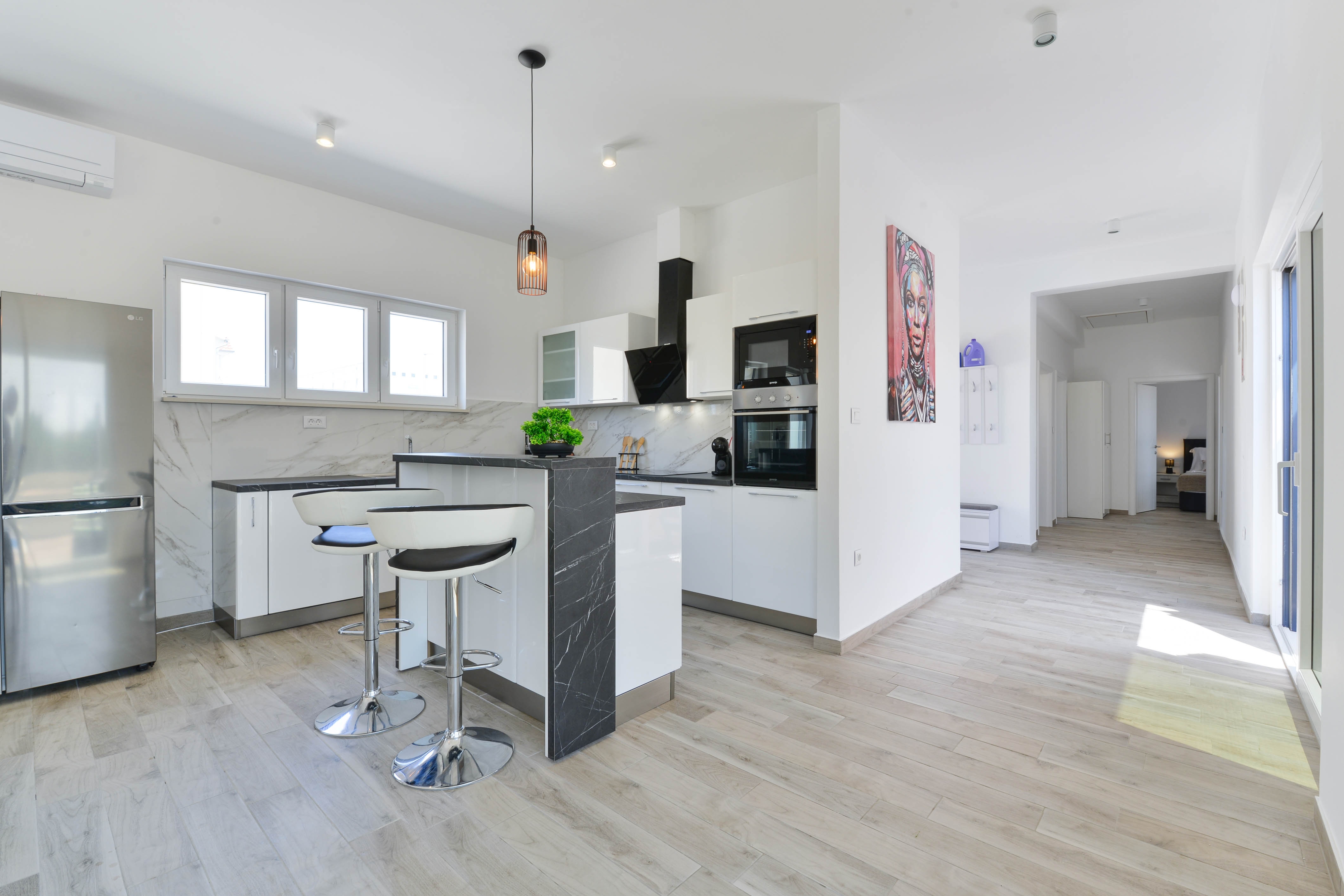 Four bedroom house with terrace Vrsi - Mulo, Zadar  K
