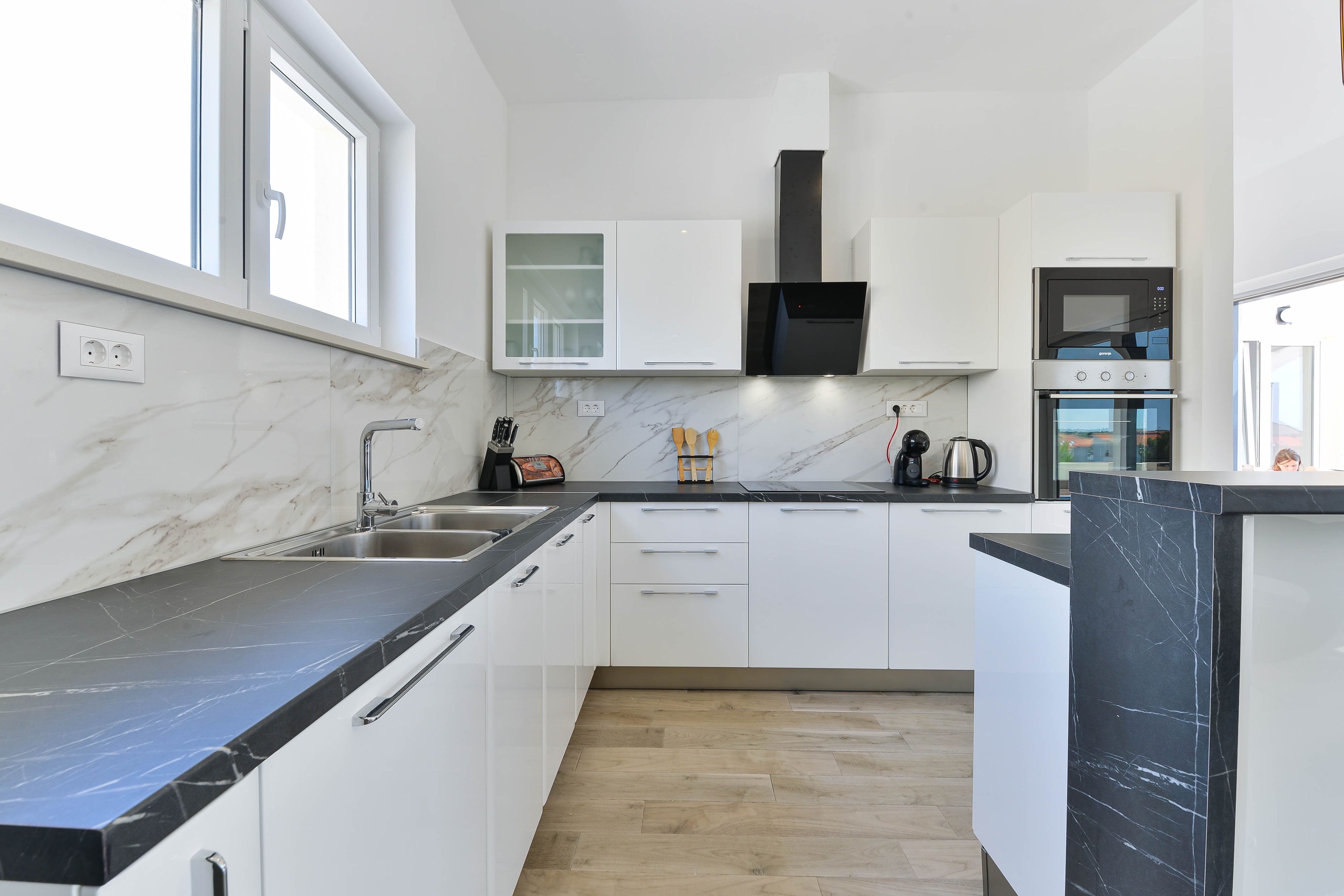 Four bedroom house with terrace Vrsi - Mulo, Zadar  K