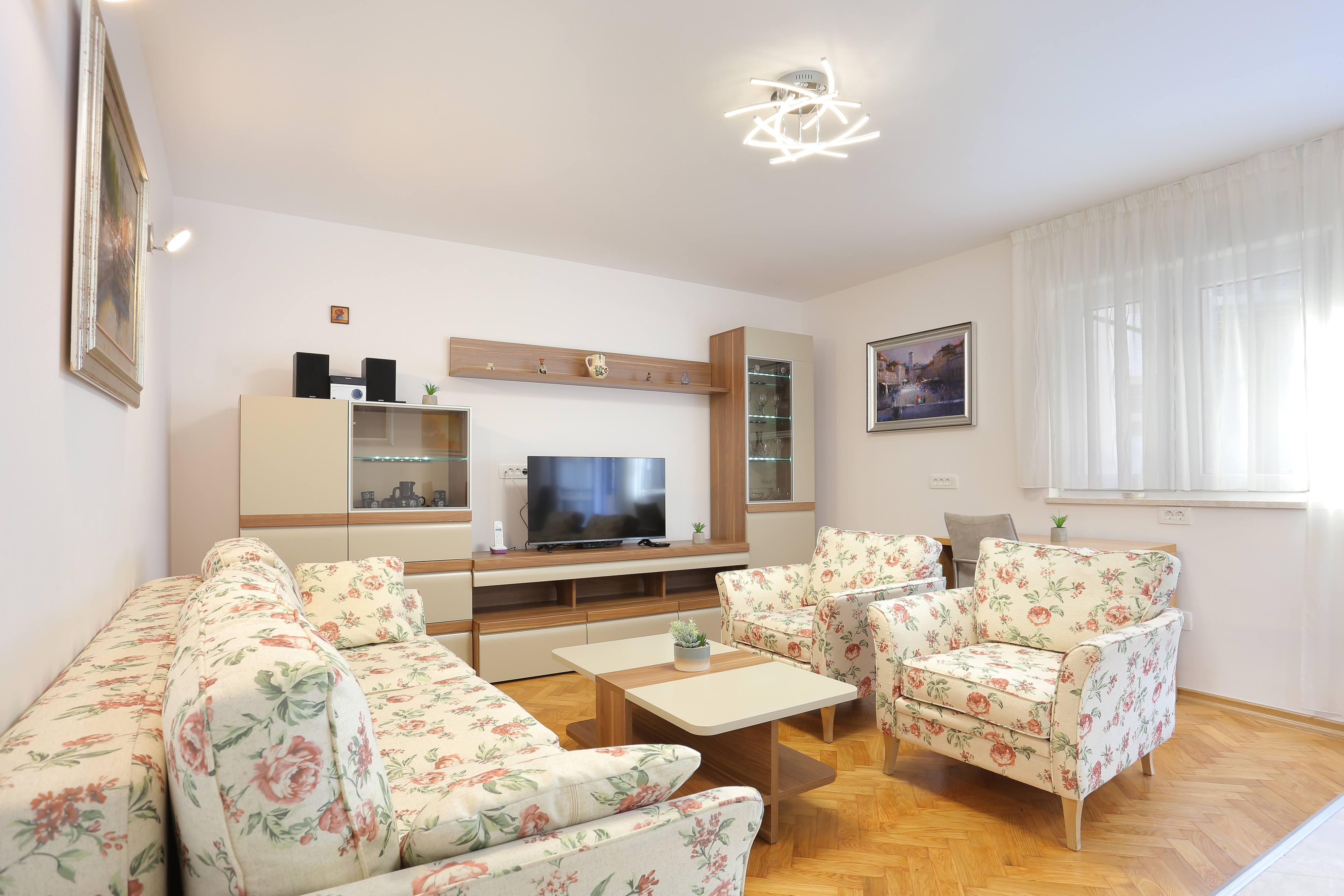 Two bedroom apartment with balcony Split (A-19143-a) Two bedroom apartment with balcony Split (A-19143-a)