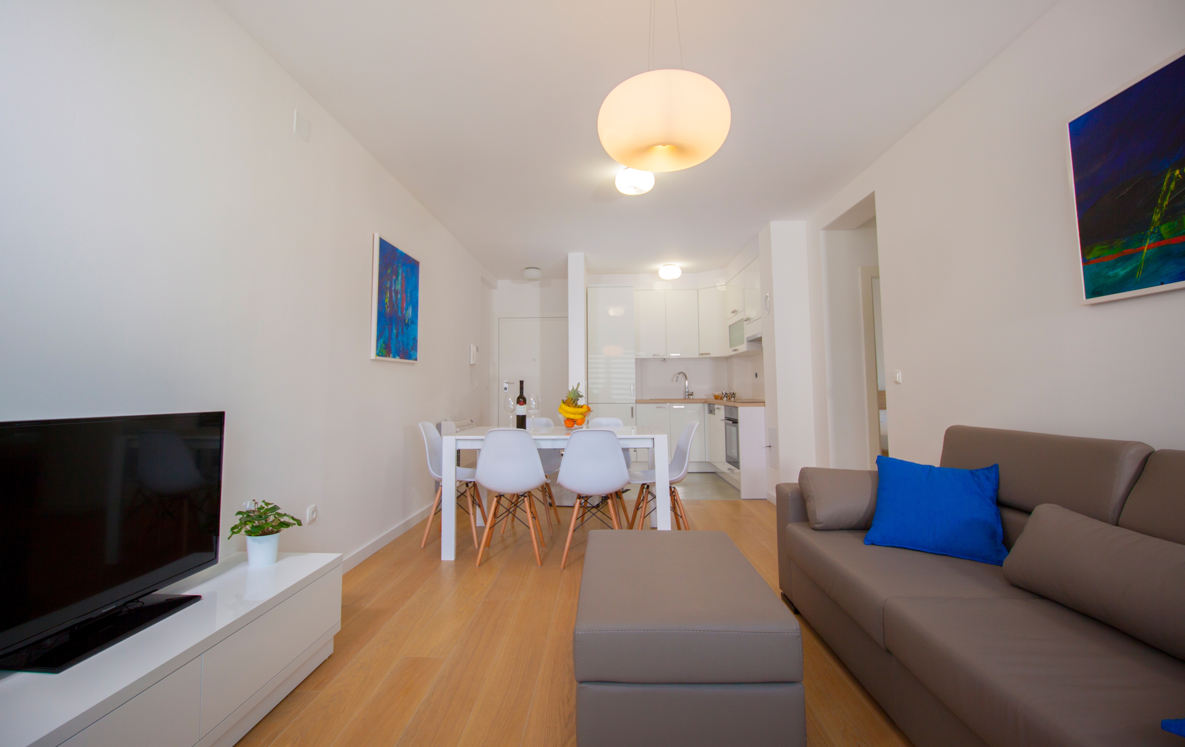 Two bedroom apartment with balcony Makarska (A-19145-c)