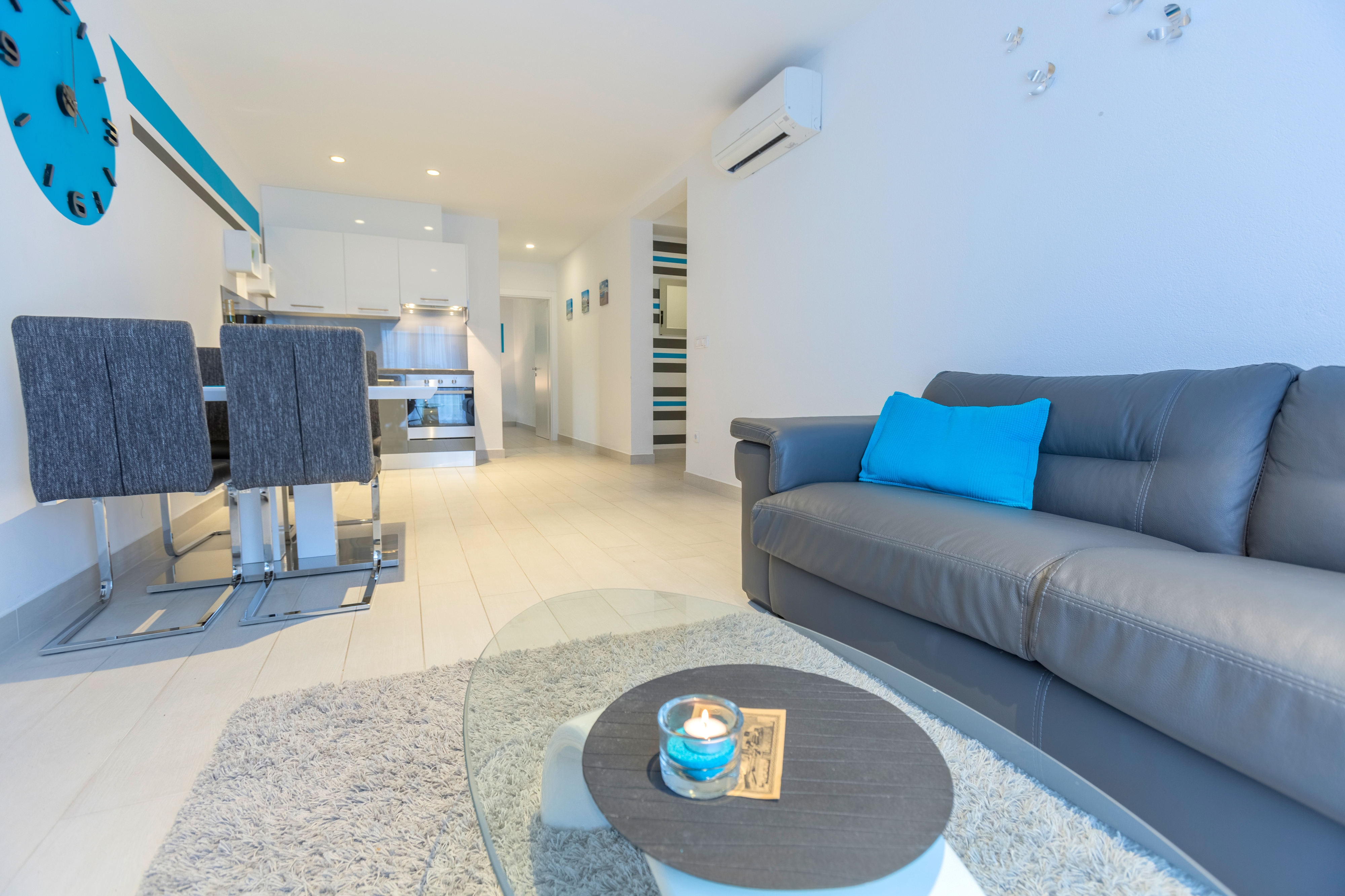 One bedroom apartment with air-conditioning Makarska (A-19147-b) One bedroom apartment with air-conditioning Makarska (A-19147-b)