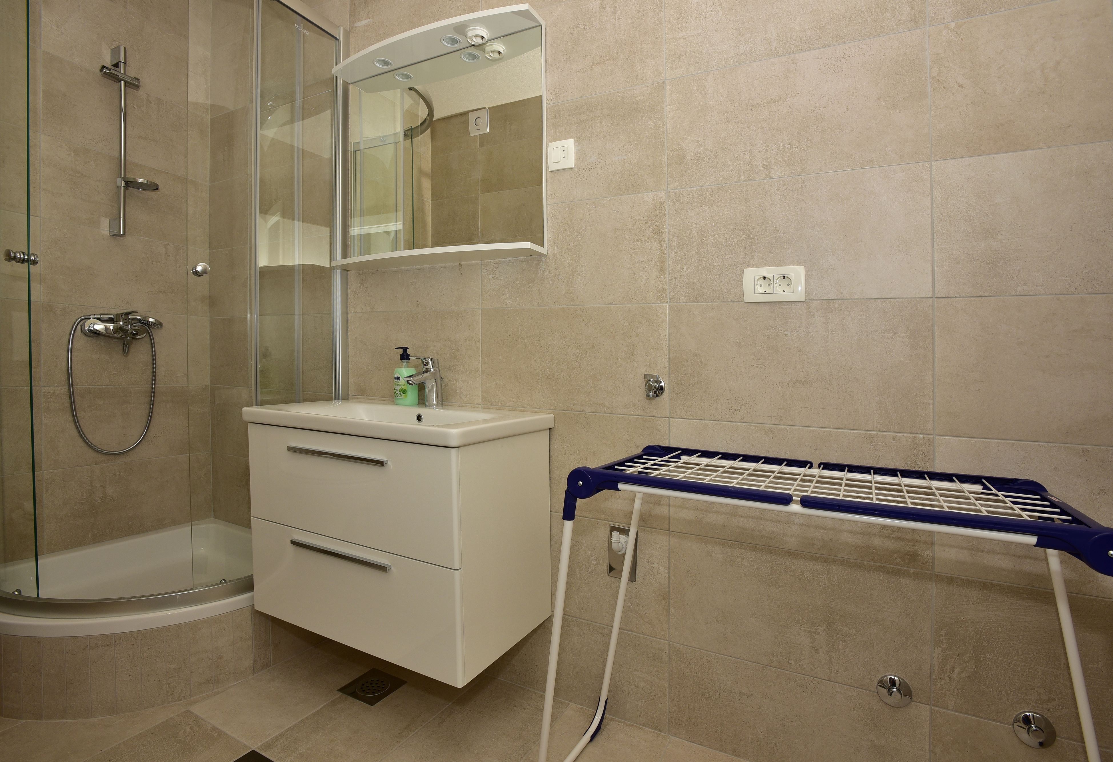 Three bedroom apartment near beach Živogošće - Mala Duba, Makarska  A-c