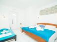 Mokošica, Bedroom 1 in the house, air condition available, (pet friendly) and WiFi.