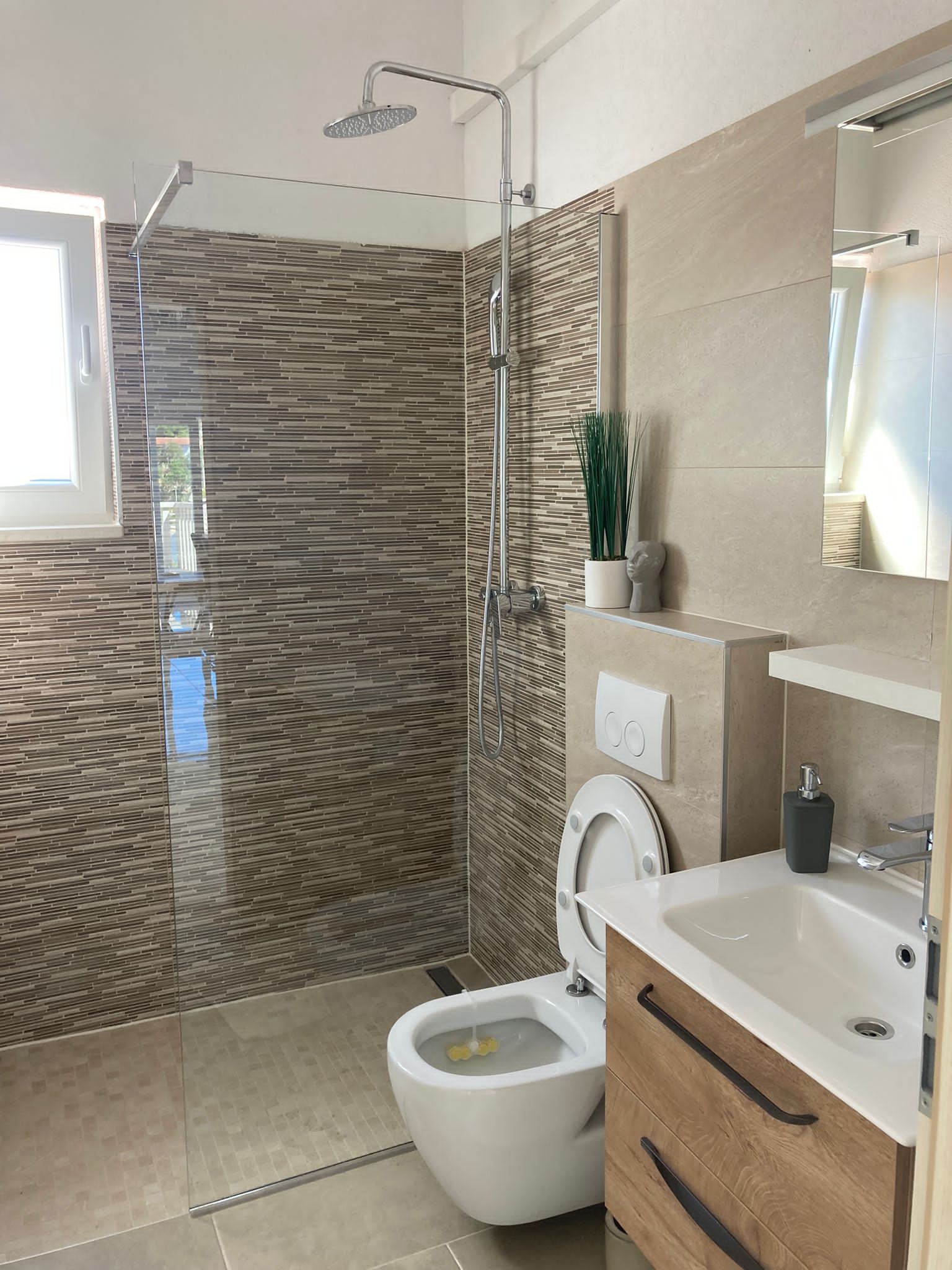 Comfortable and spacious house near beach Ražanj, Rogoznica  K