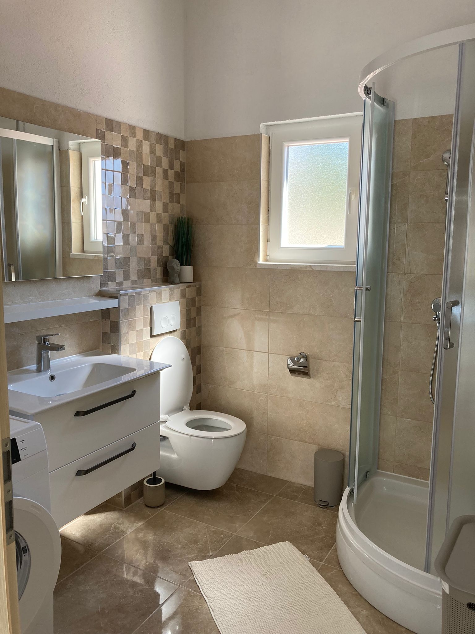 Comfortable and spacious house near beach Ražanj, Rogoznica  K