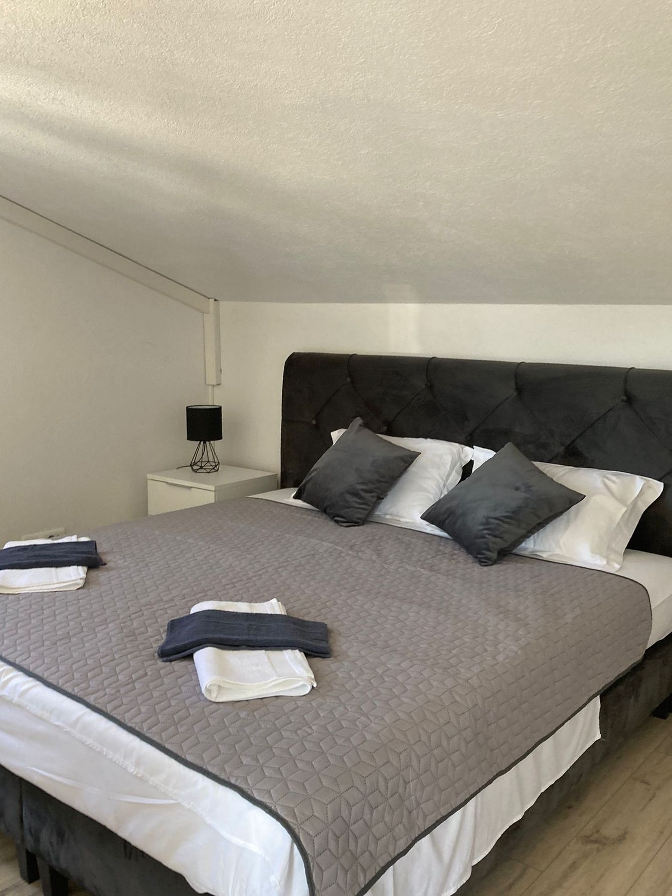 Comfortable and spacious house near beach Ražanj, Rogoznica  K