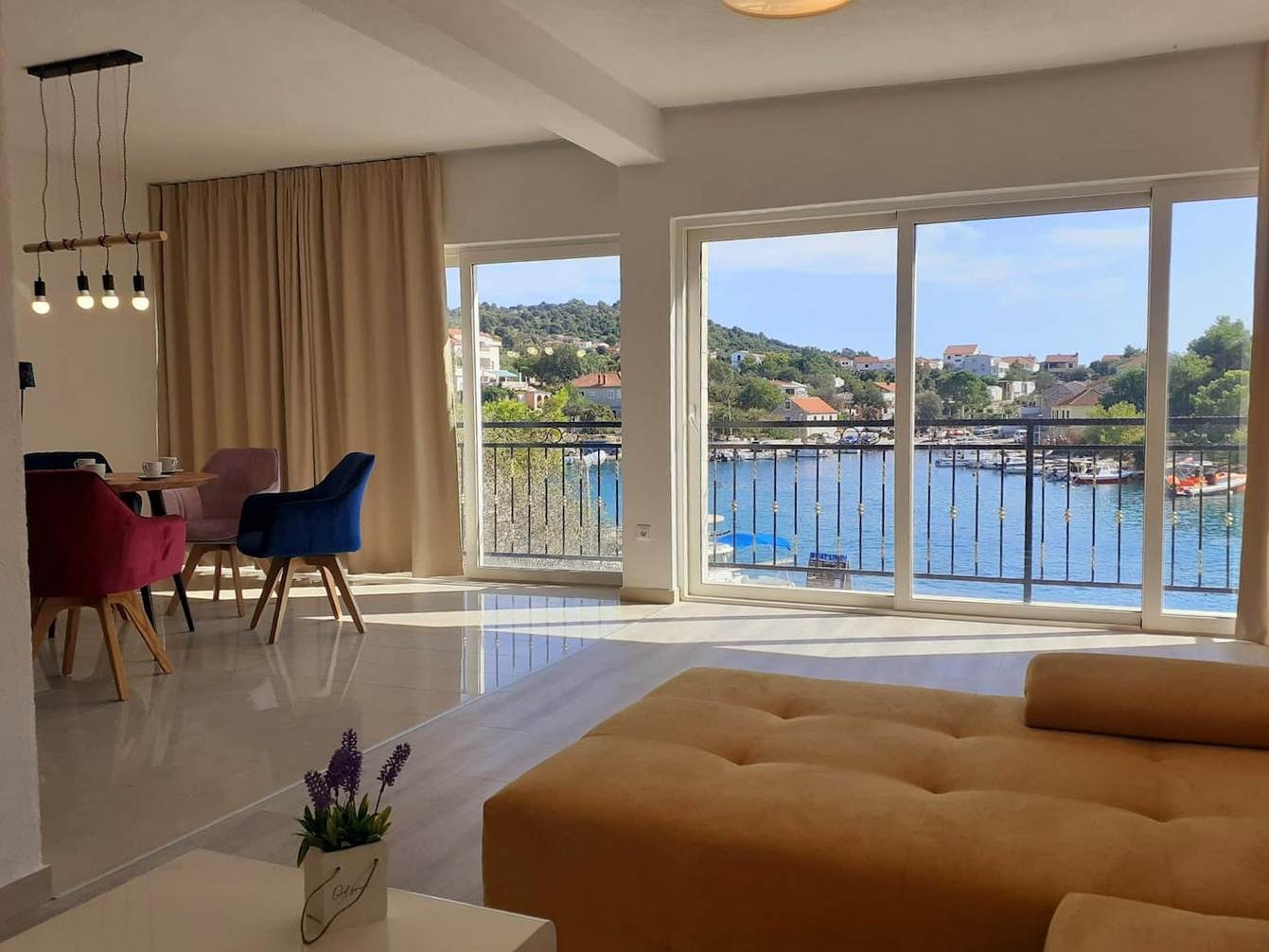 Comfortable and spacious house near beach Ražanj, Rogoznica (K-19159)