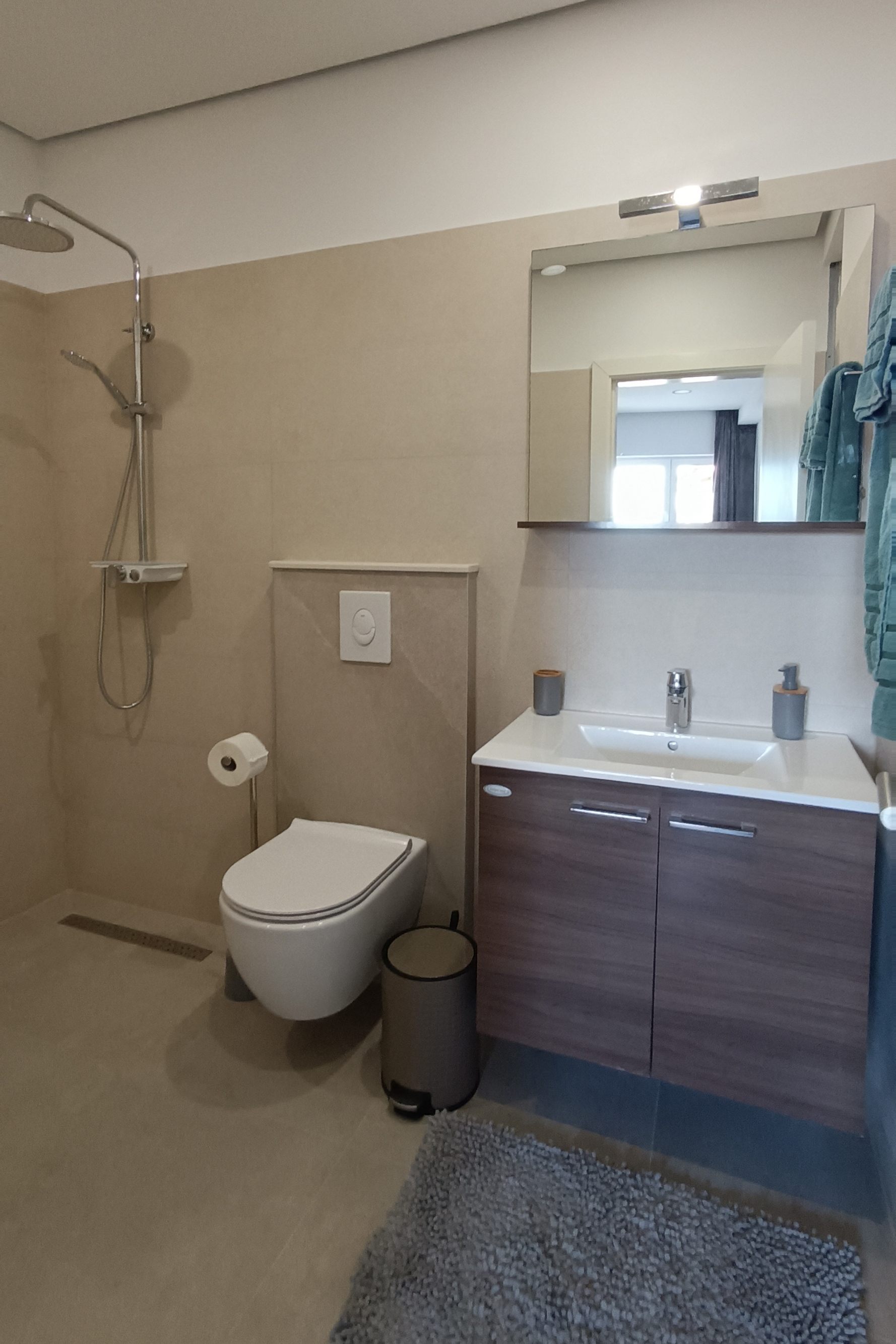 Four bedroom apartment near beach Medići, Omiš  A-a
