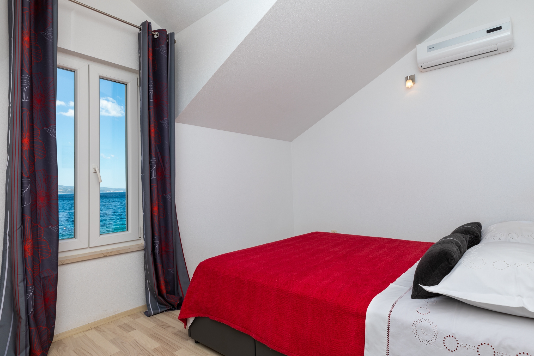 Four bedroom apartment near beach Medići, Omiš  A-a