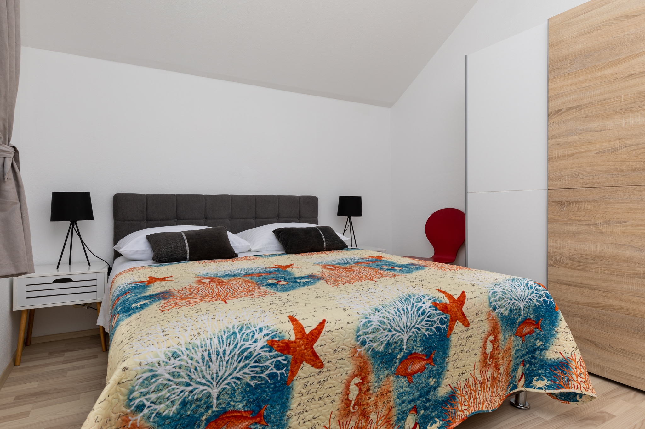 Four bedroom apartment near beach Medići, Omiš  A-a