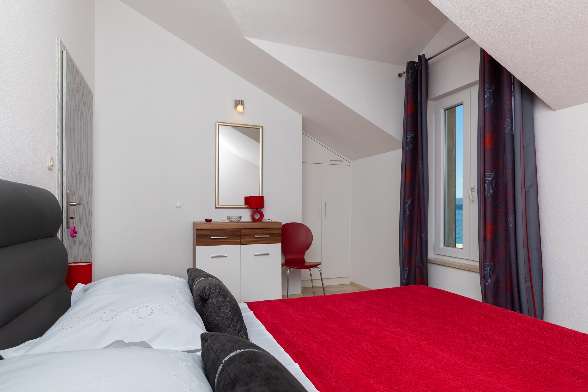 Four bedroom apartment near beach Medići, Omiš  A-a