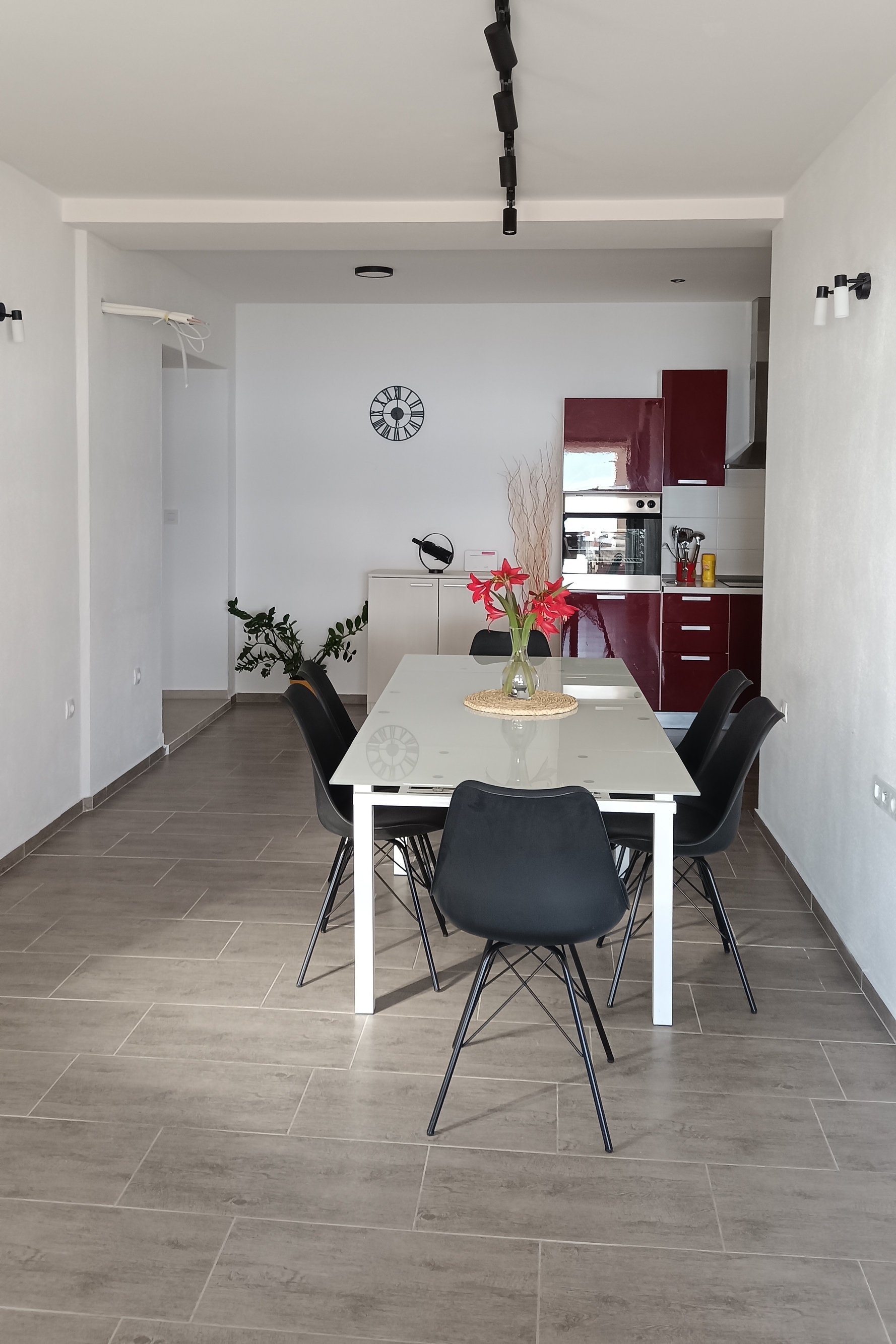 Four bedroom apartment near beach Medići, Omiš  A-a