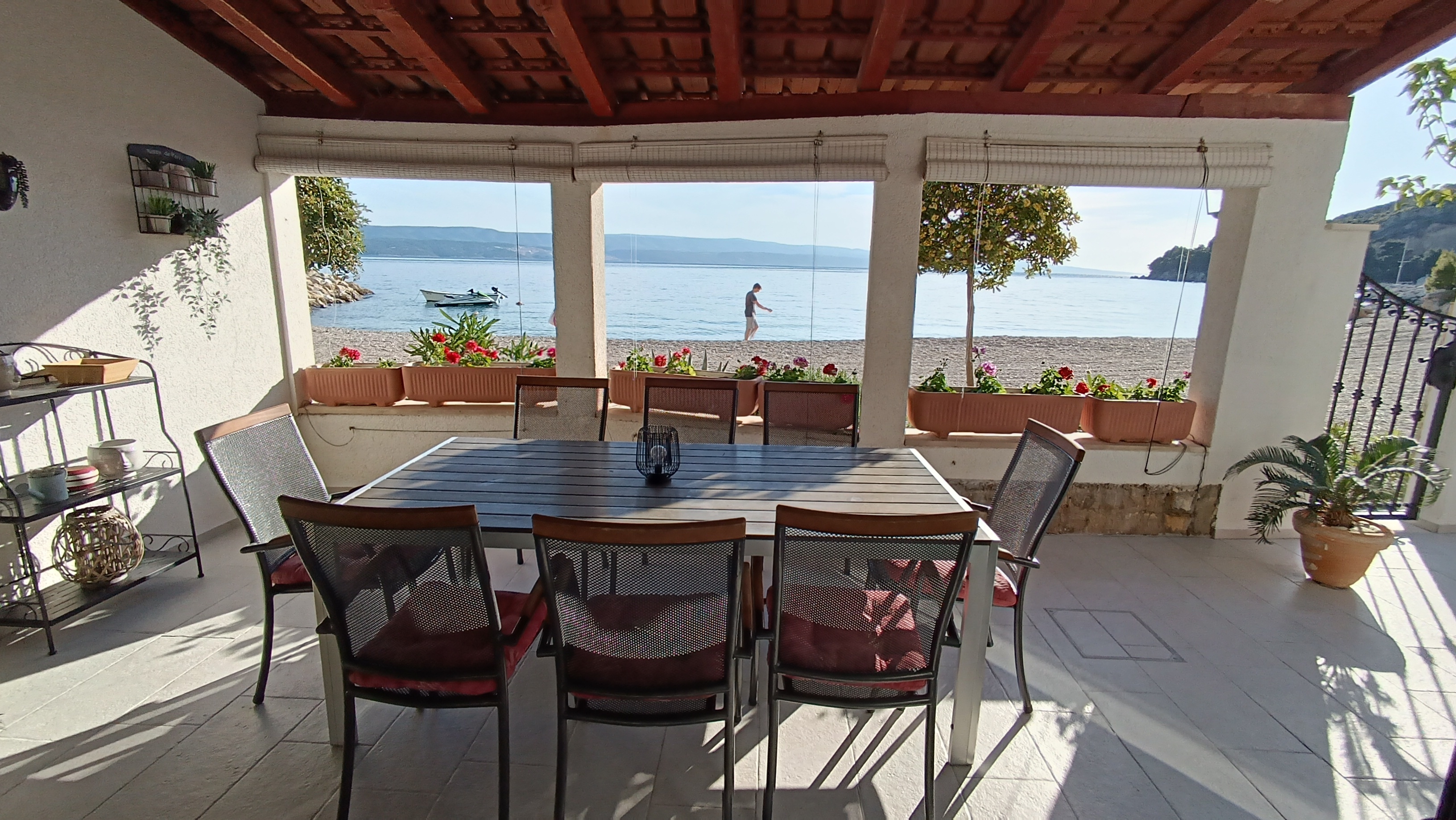 Four bedroom apartment near beach Medići, Omiš  A-a
