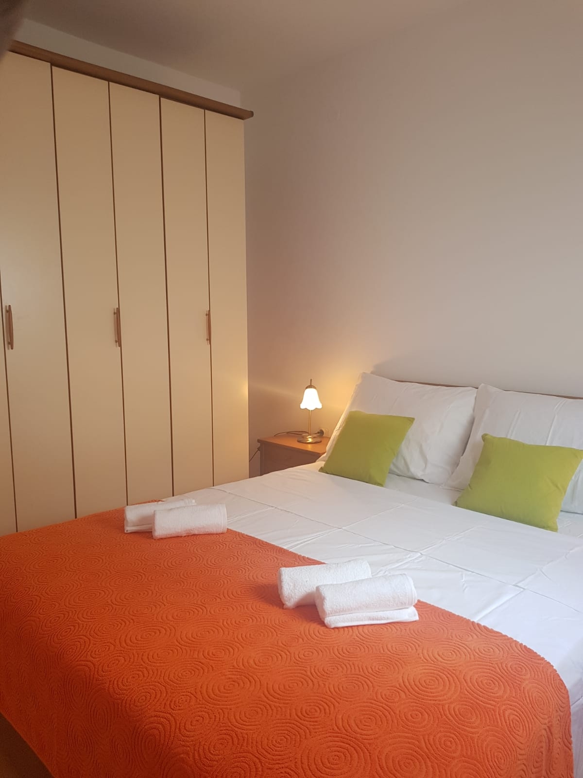 Two bedroom apartment with balcony and sea view Supetar, Brač  A-a
