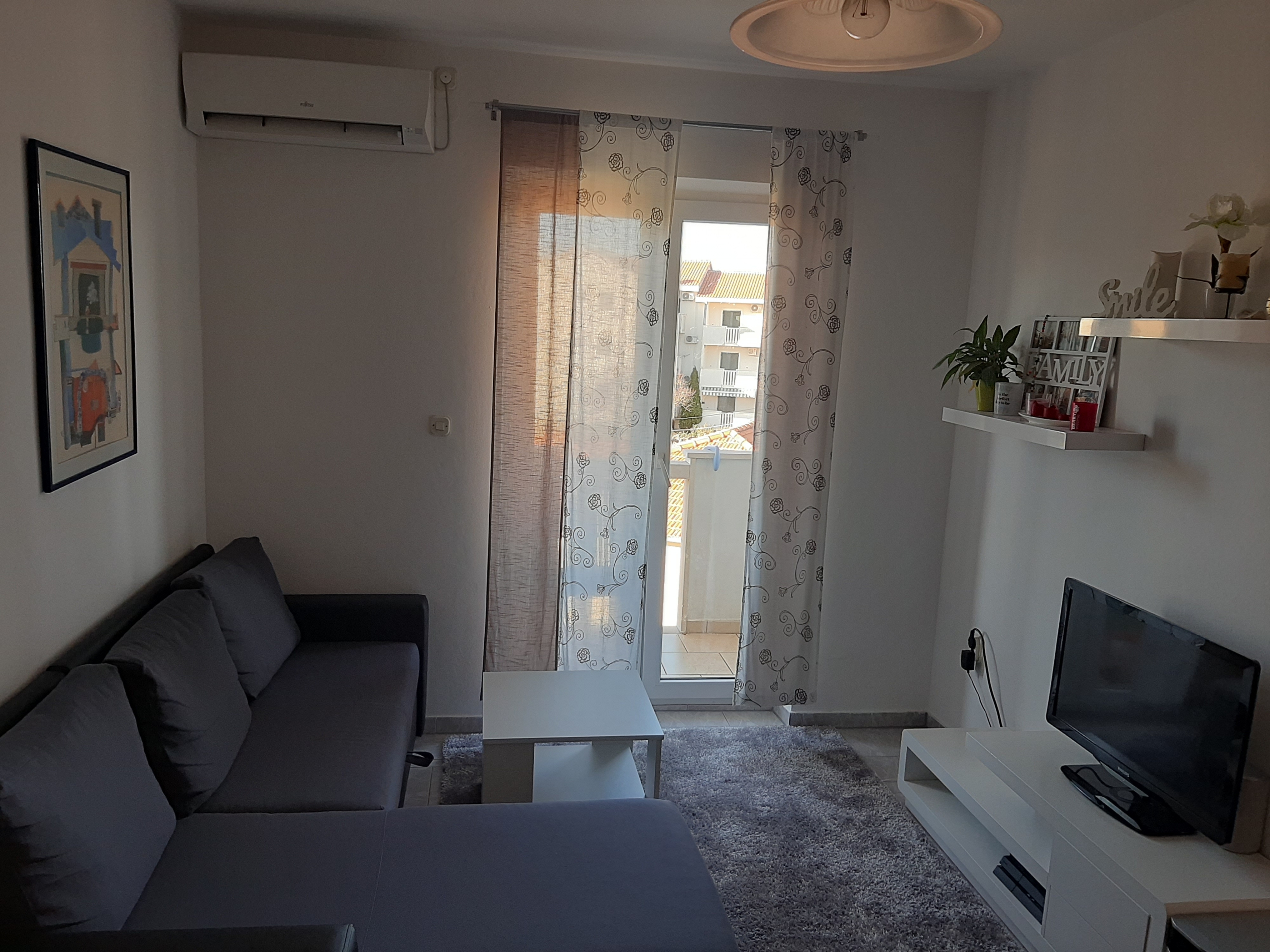 Two bedroom apartment with balcony and sea view Supetar, Brač  A-a