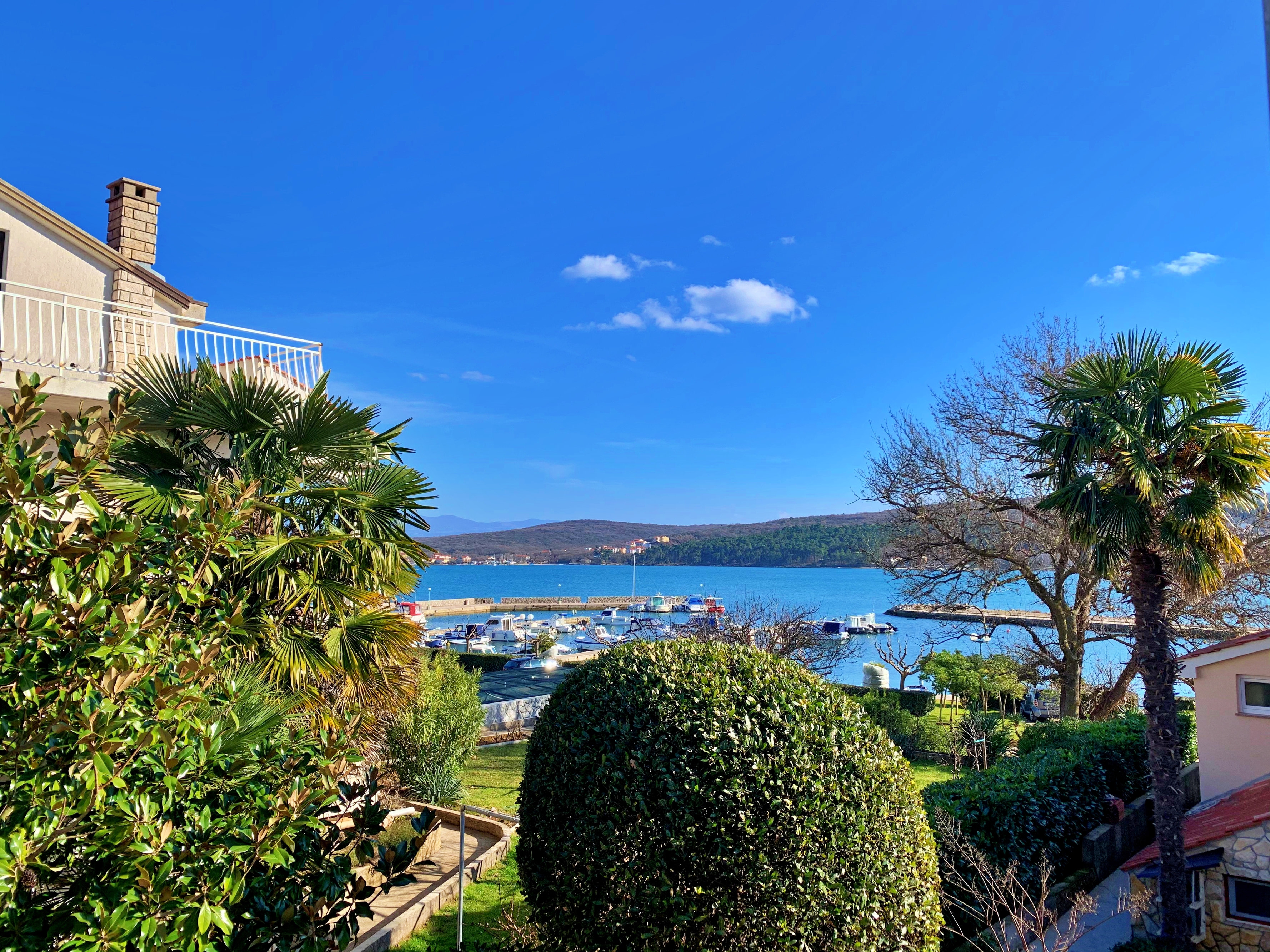 One bedroom apartment with terrace and sea view Čižići, Krk  A-a