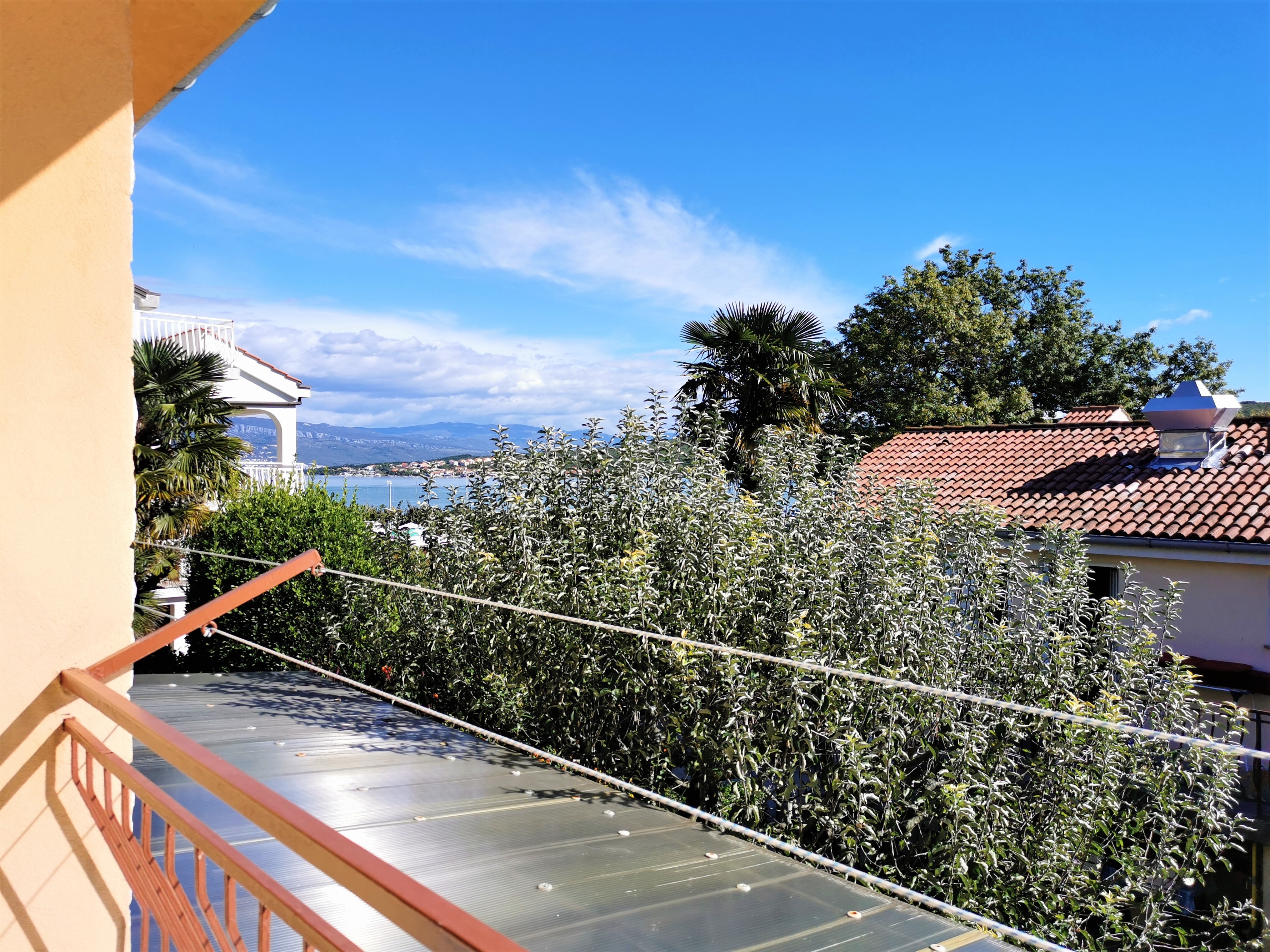 Two bedroom apartment with terrace and sea view Čižići, Krk  A-c
