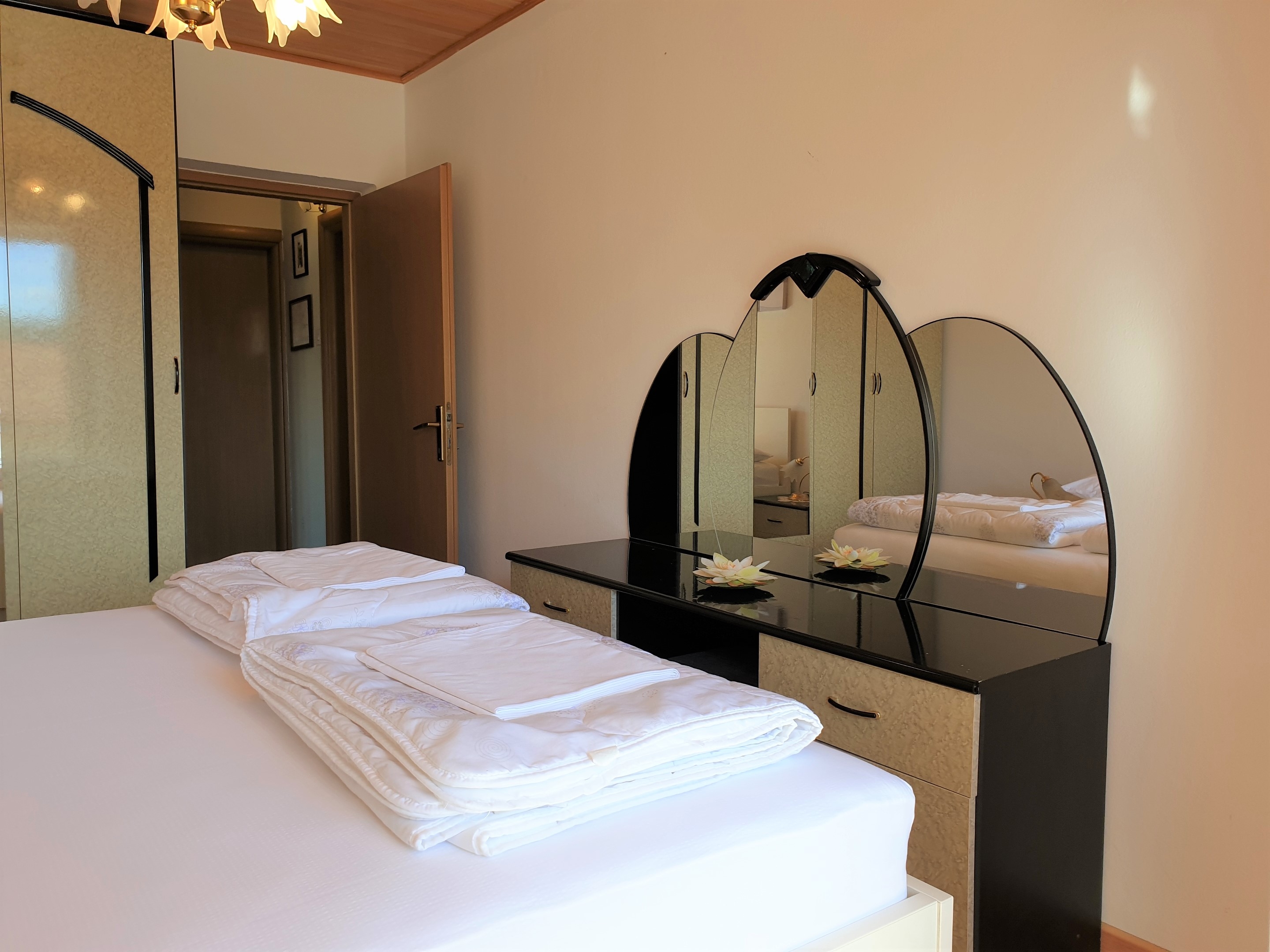 Two bedroom apartment with terrace and sea view Čižići, Krk  A-c
